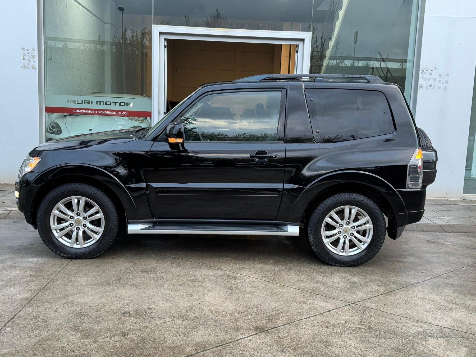 MITSUBISHI Montero 3.2 DID Kaiteki Auto