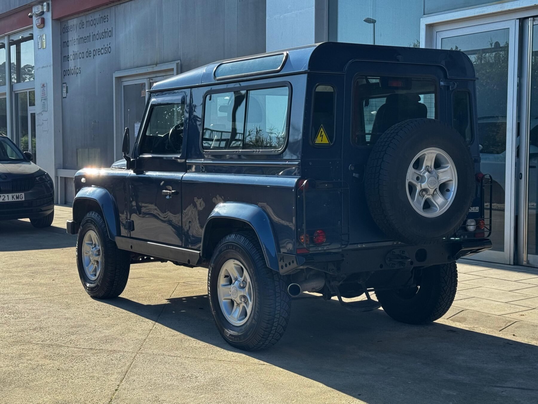 LAND-ROVER Defender 90 SW SE