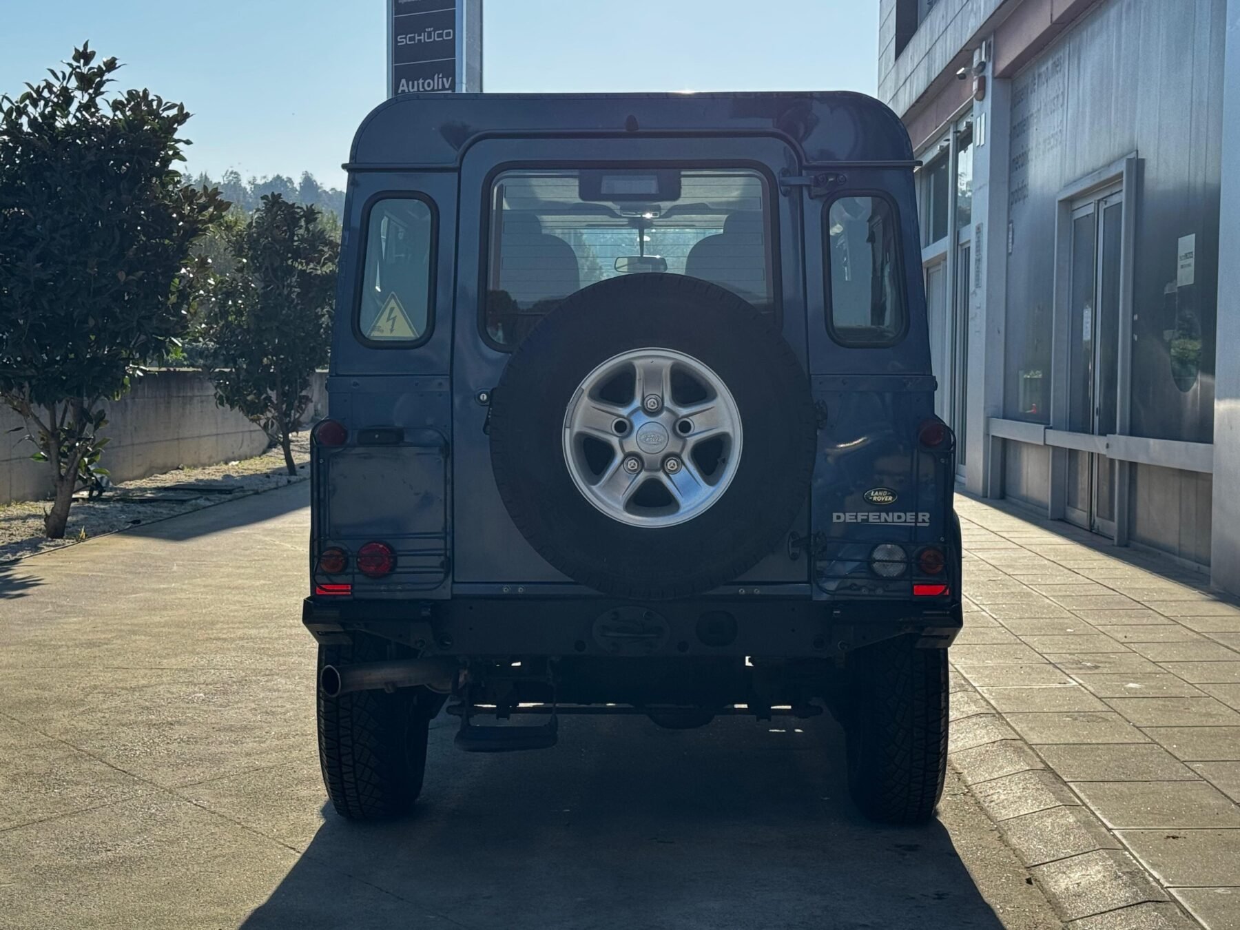 LAND-ROVER Defender 90 SW SE