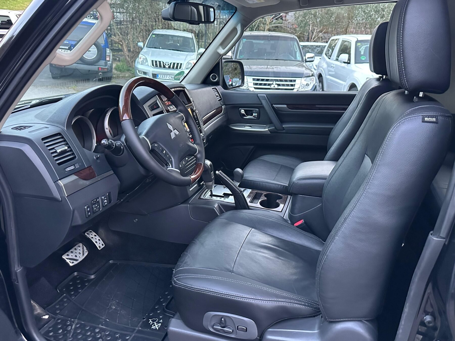 MITSUBISHI Montero 3.2 DID Kaiteki Auto