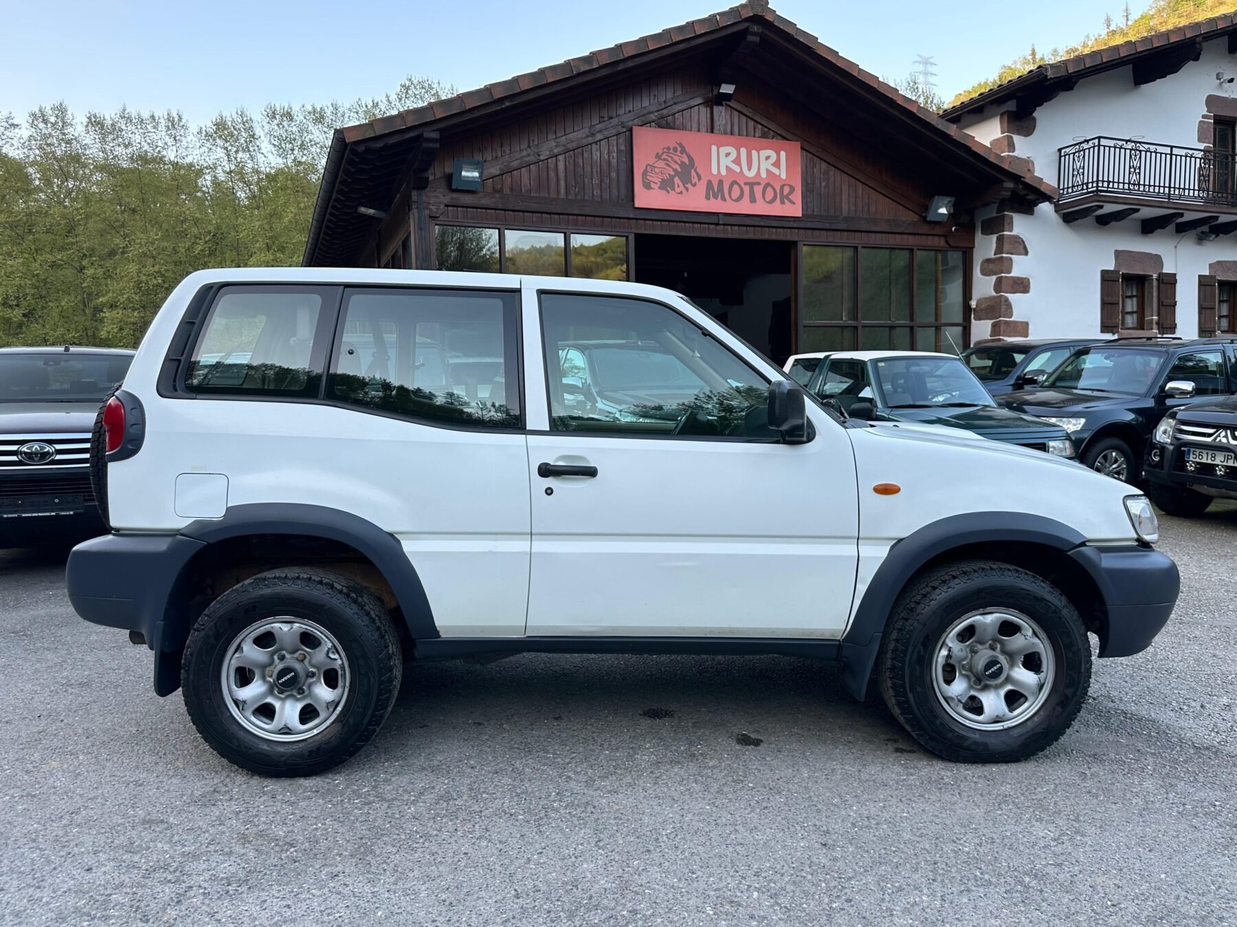 NISSAN Terrano 2.7 TDi Comfort 3p