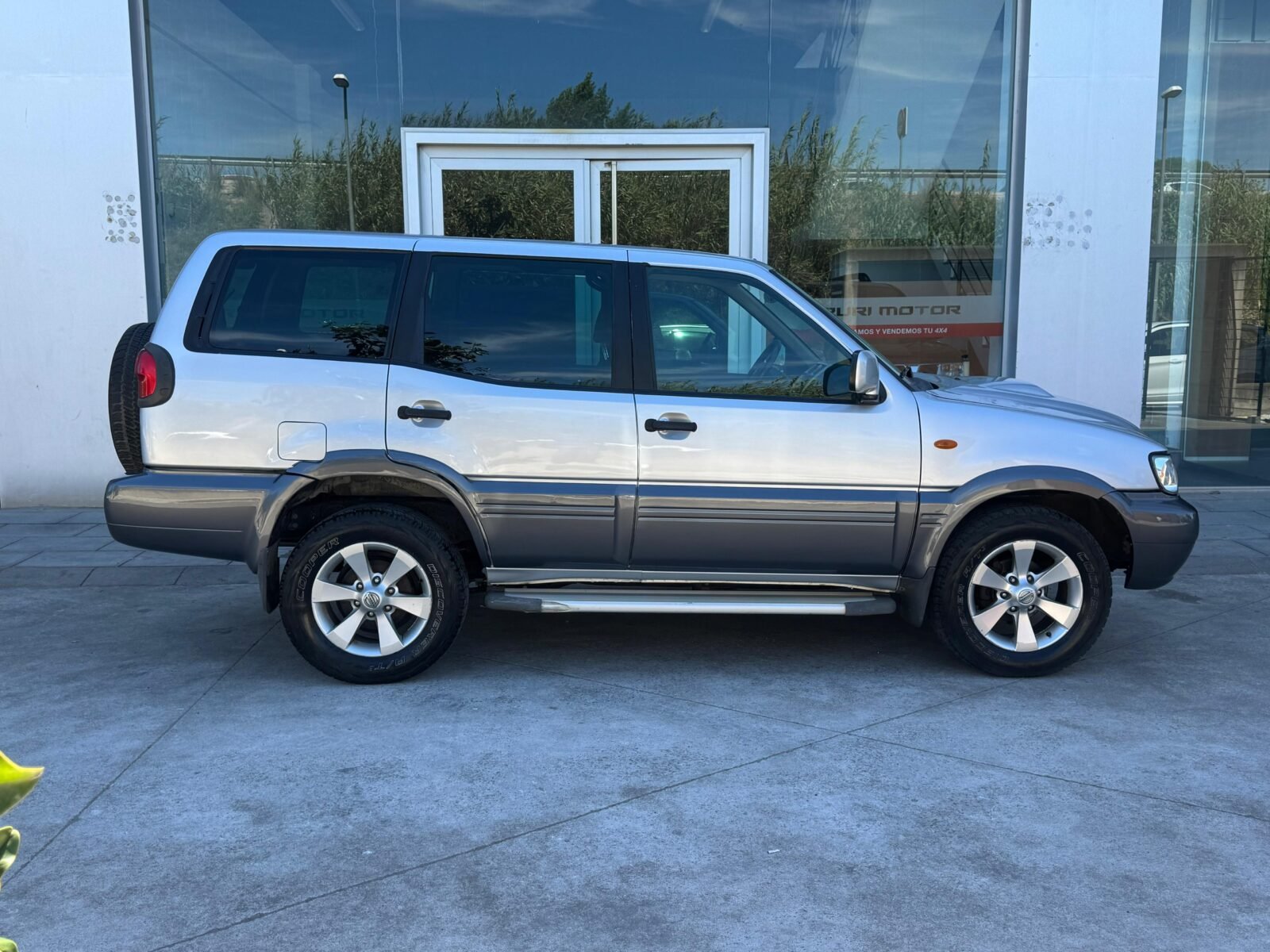NISSAN Terrano 3.0DI Sport 5p