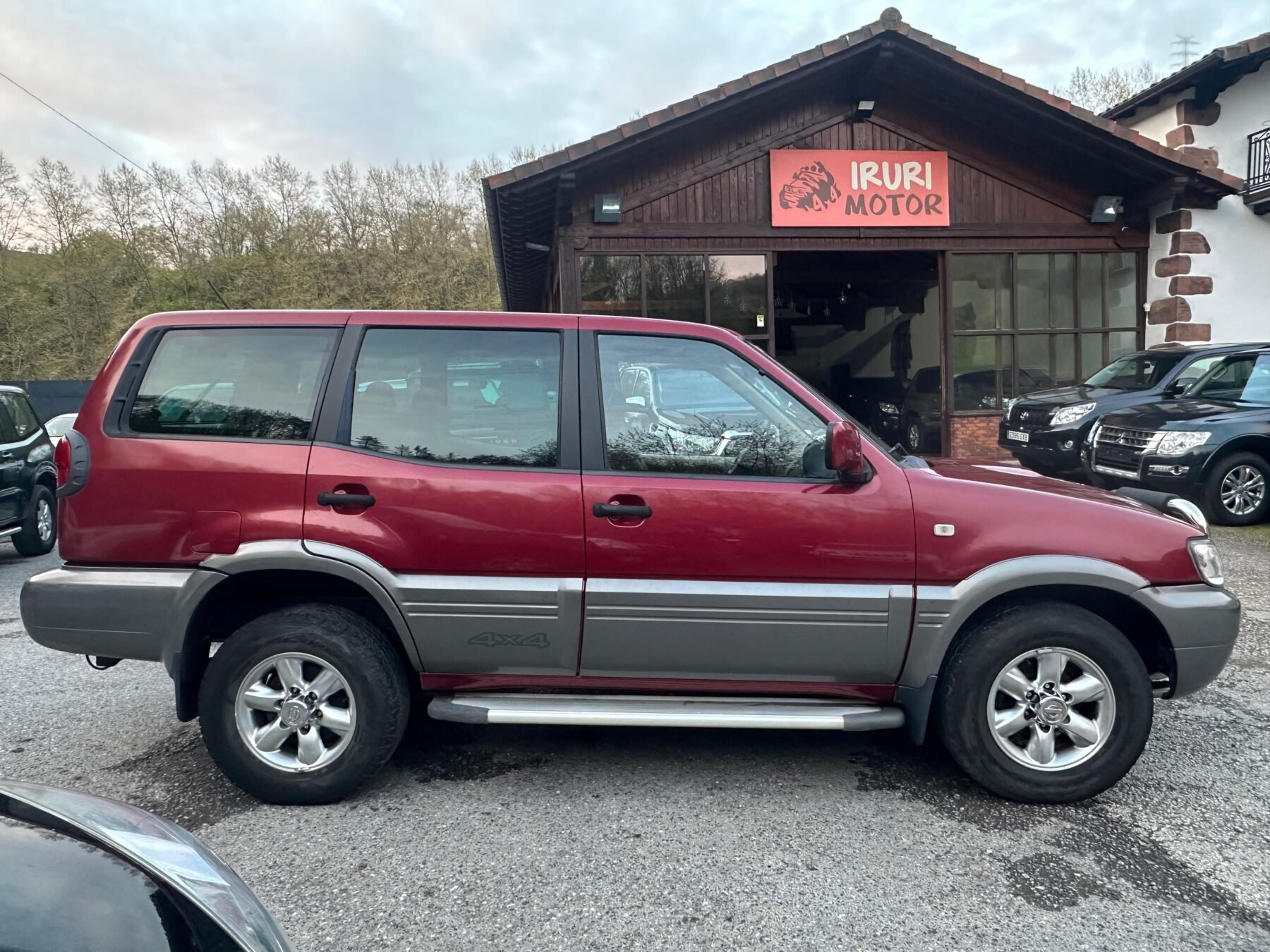 NISSAN Terrano II 2.7 TDi Elegance 5p