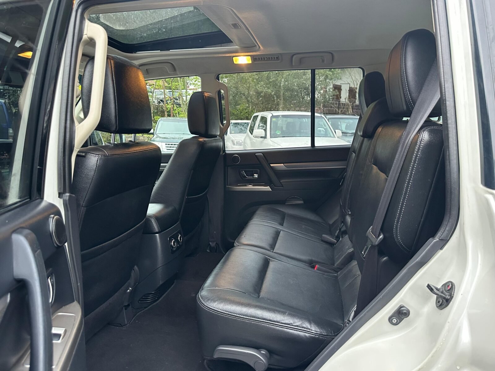MITSUBISHI Montero 3.2 DID Kaiteki Auto