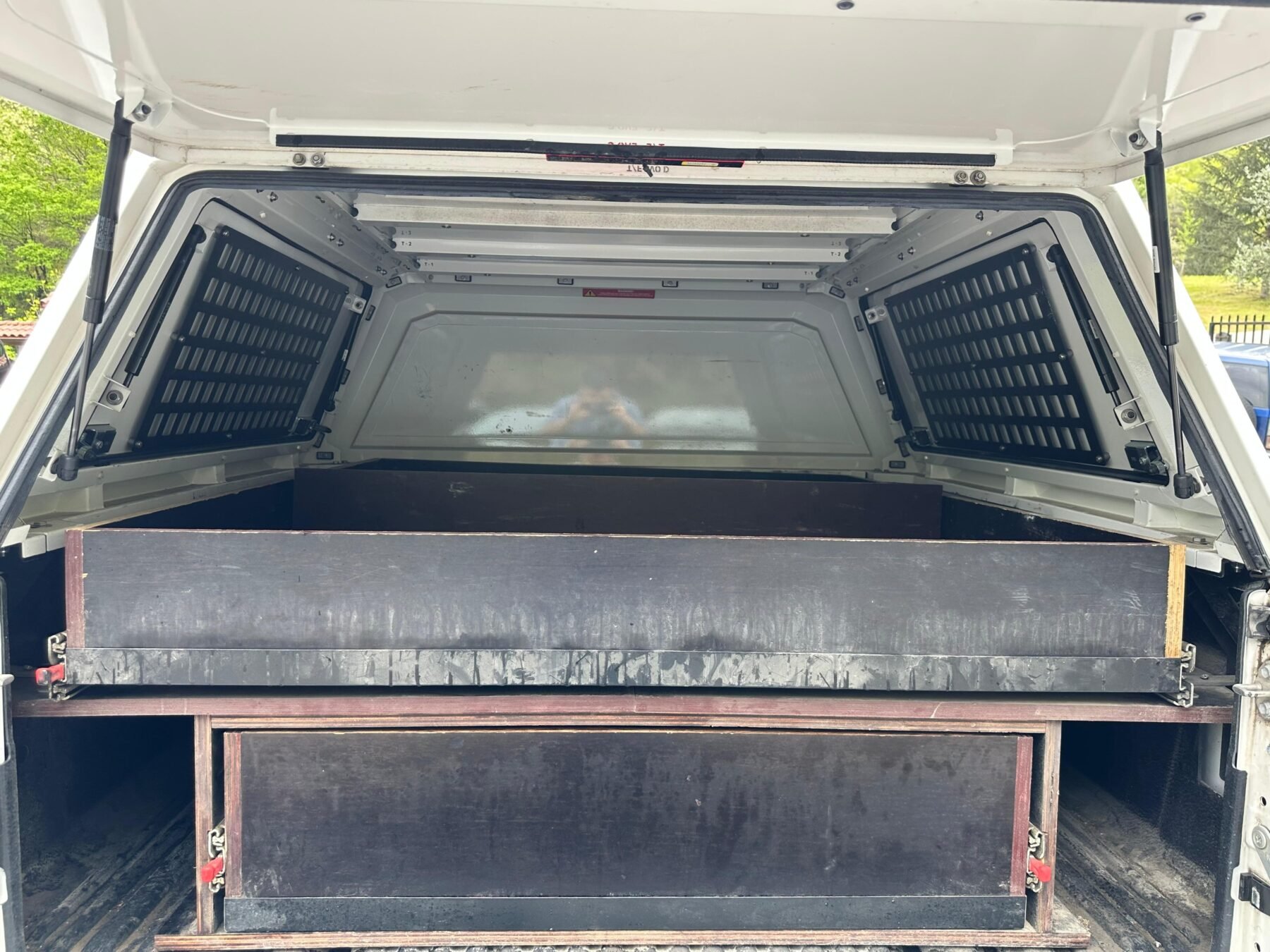 TOYOTA Hilux 2.8 D4D 150kW C. Doble Invincible AT