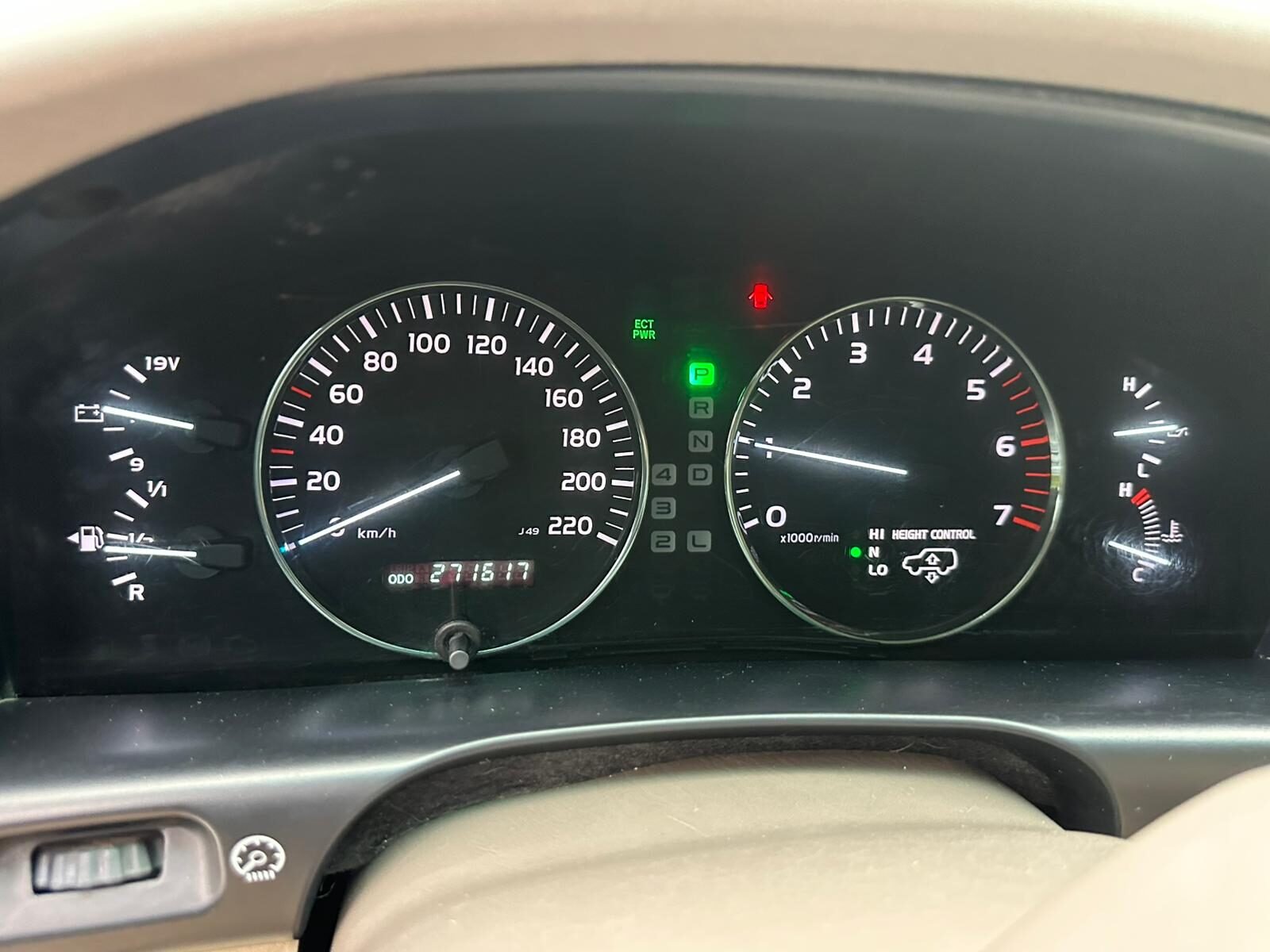 TOYOTA Land Cruiser 100 4.7 V8 VX AUTO CUERO Navegador