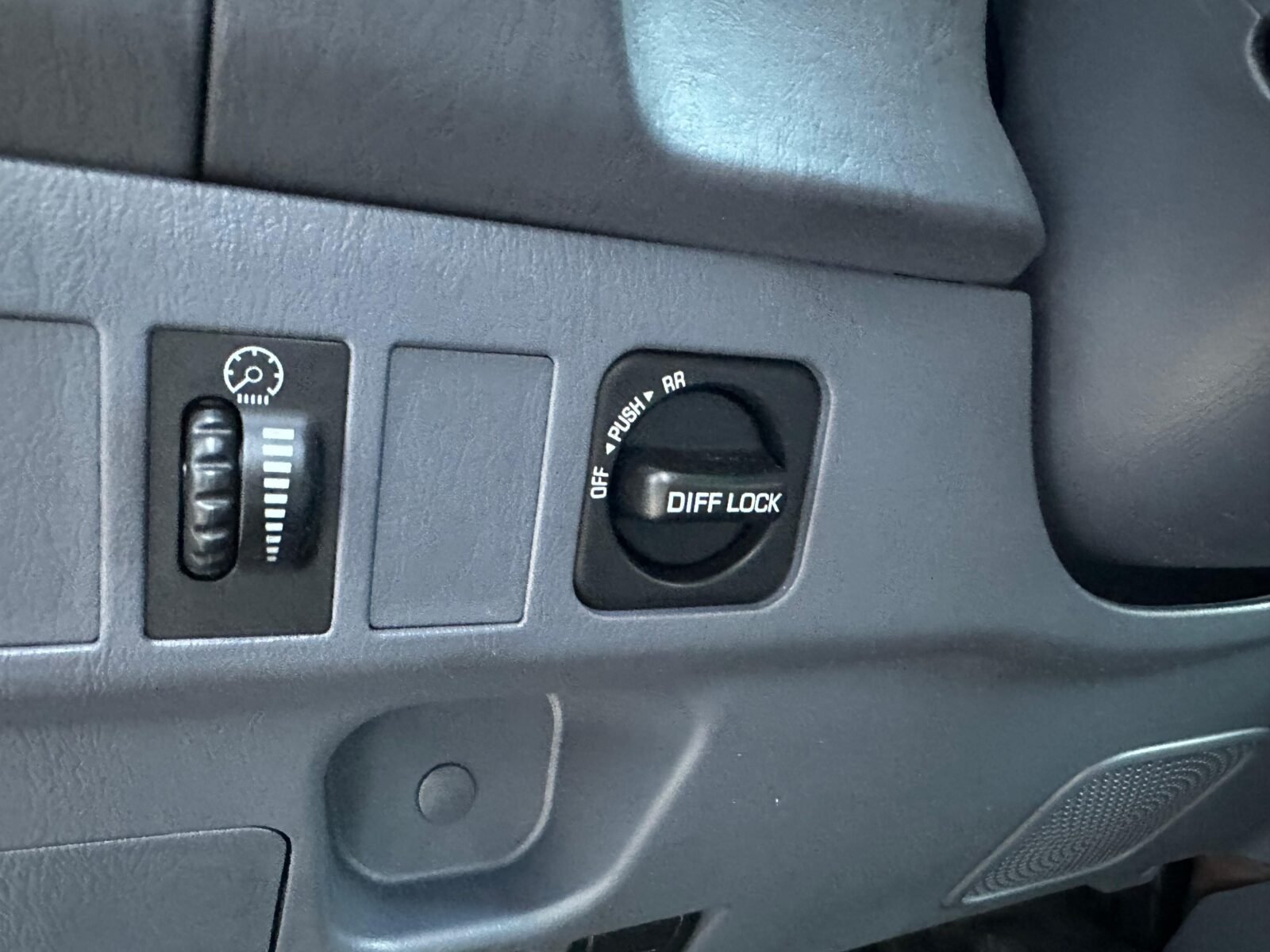 TOYOTA Land Cruiser 90 3.0 TD VX