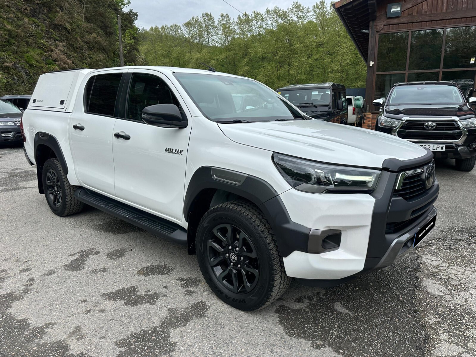 TOYOTA Hilux 2.8 D4D 150kW C. Doble Invincible AT