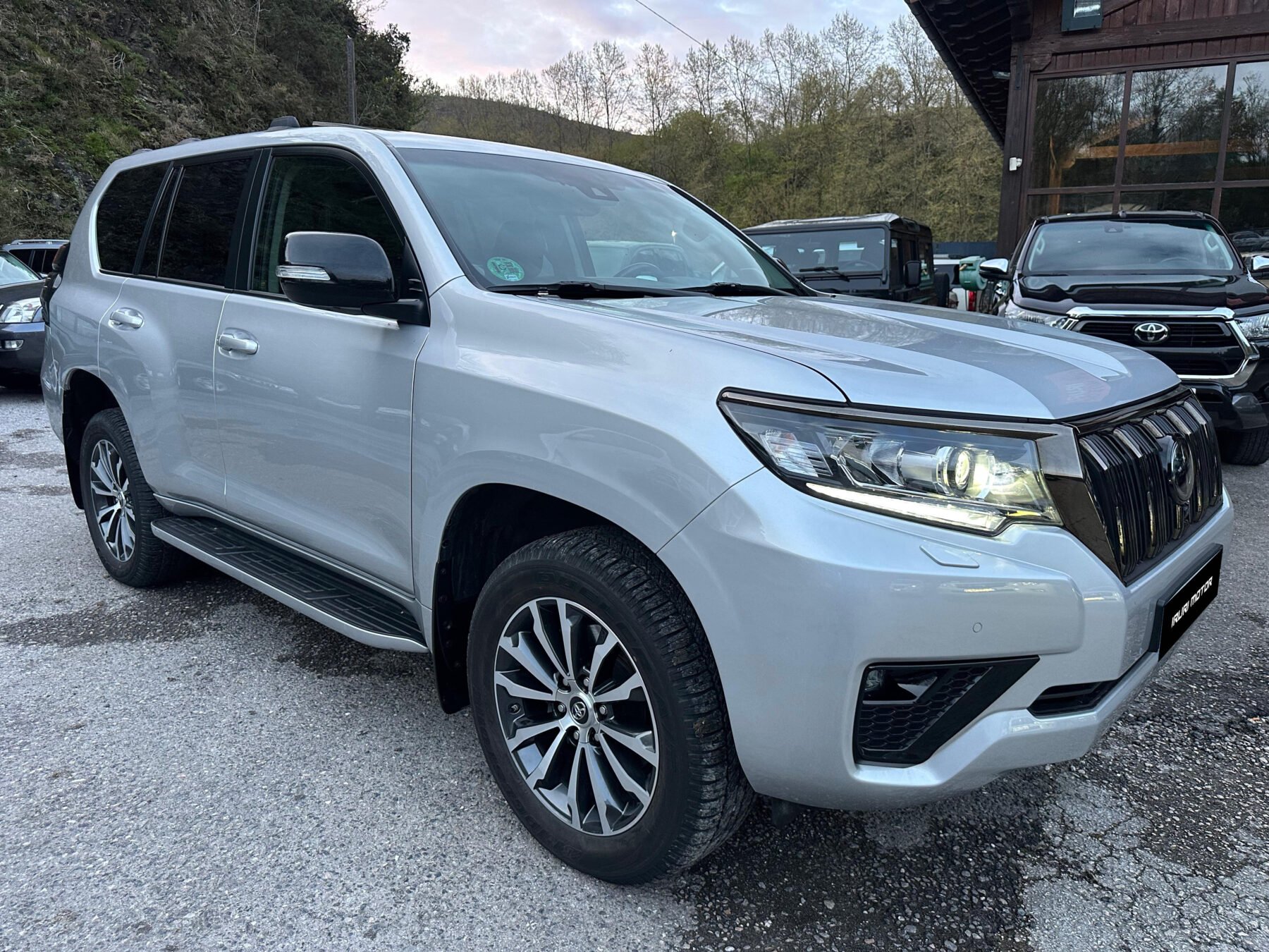 TOYOTA Land Cruiser 2.8 D4D LIMITED AUTO