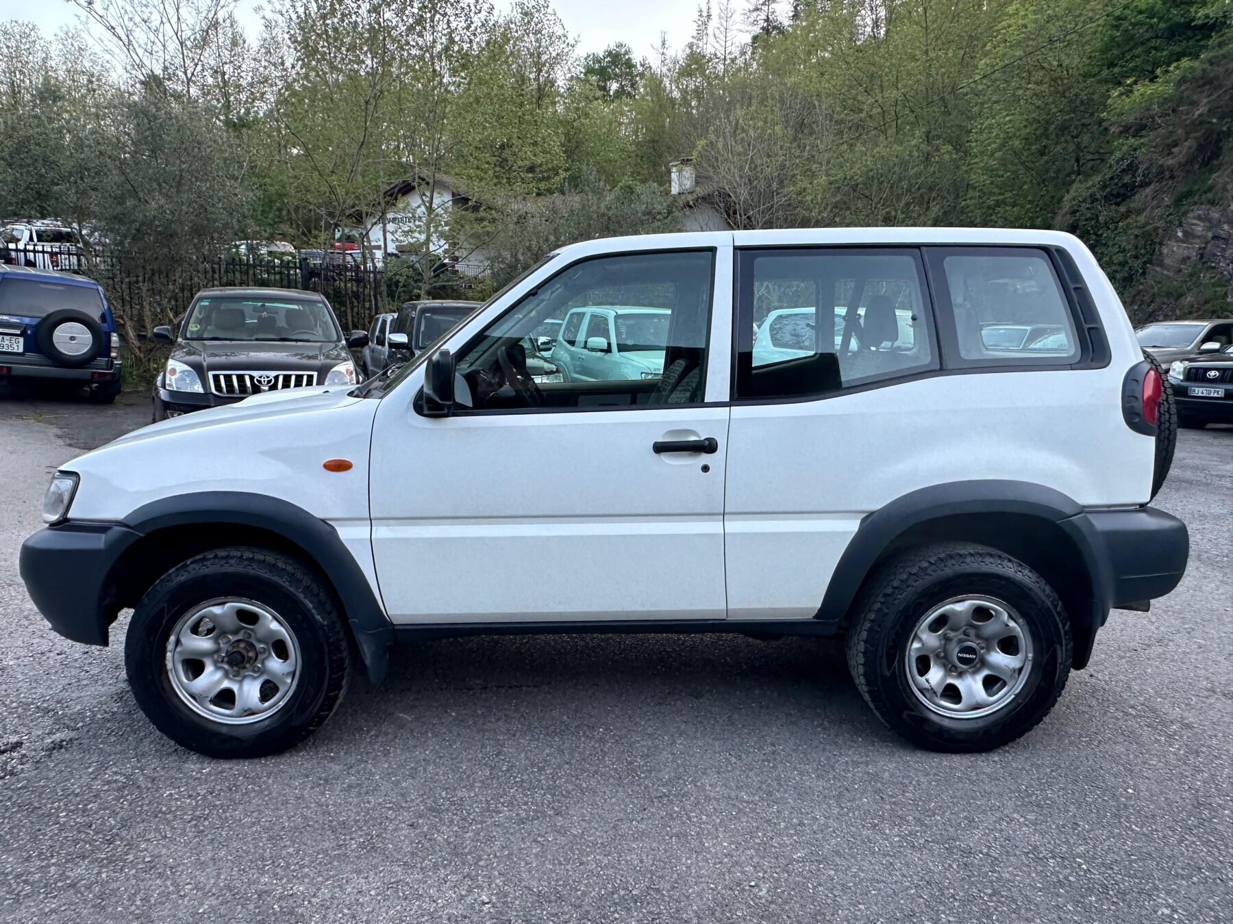 NISSAN Terrano 2.7 TDi Comfort 3p