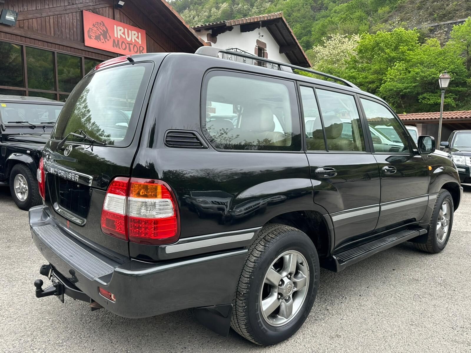 TOYOTA Land Cruiser 100 4.7 V8 VX AUTO CUERO Navegador