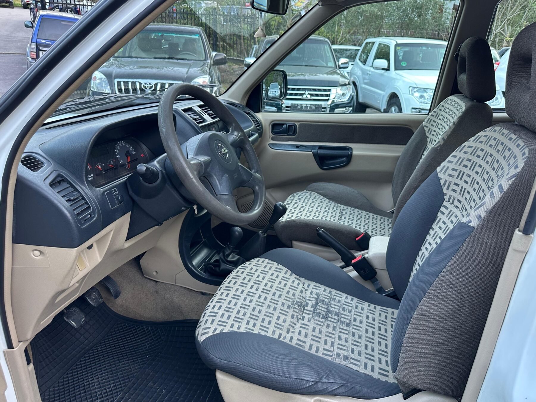 NISSAN Terrano 2.7 TDi Comfort 3p