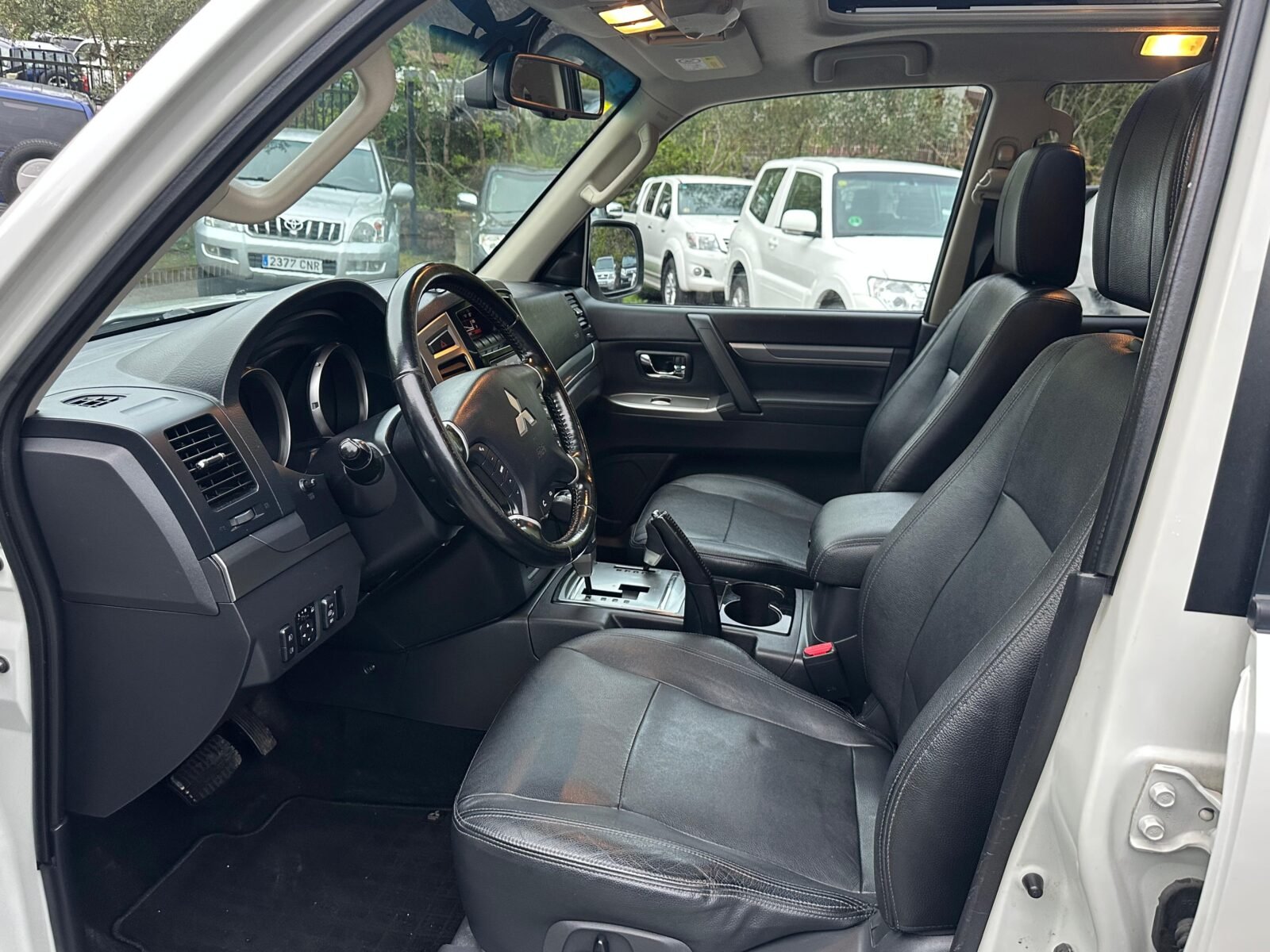 MITSUBISHI Montero 3.2 DID Kaiteki Auto