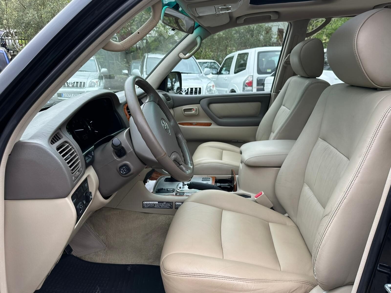 TOYOTA Land Cruiser 100 4.7 V8 VX AUTO CUERO Navegador