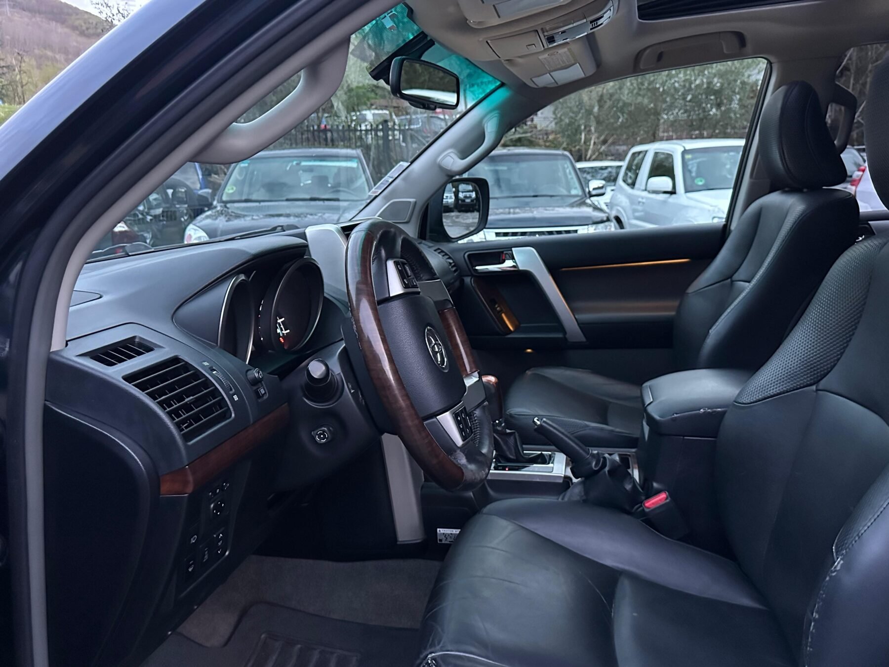 TOYOTA Land Cruiser 3.0 D4D LIMITED AUTO