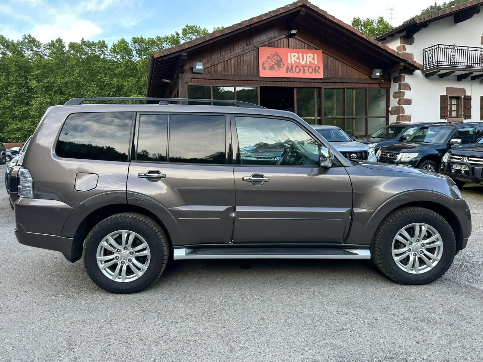 MITSUBISHI Montero 3.2 DID Kaiteki Auto