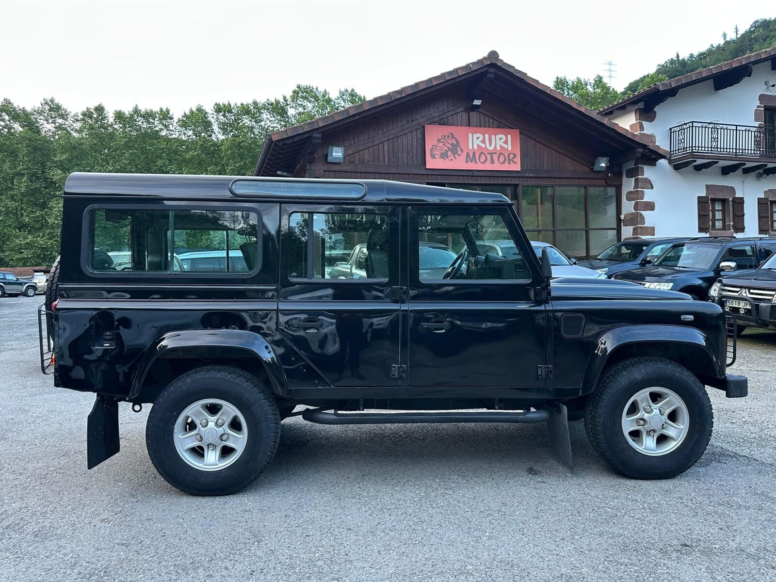 LAND-ROVER Defender 110 SW SE