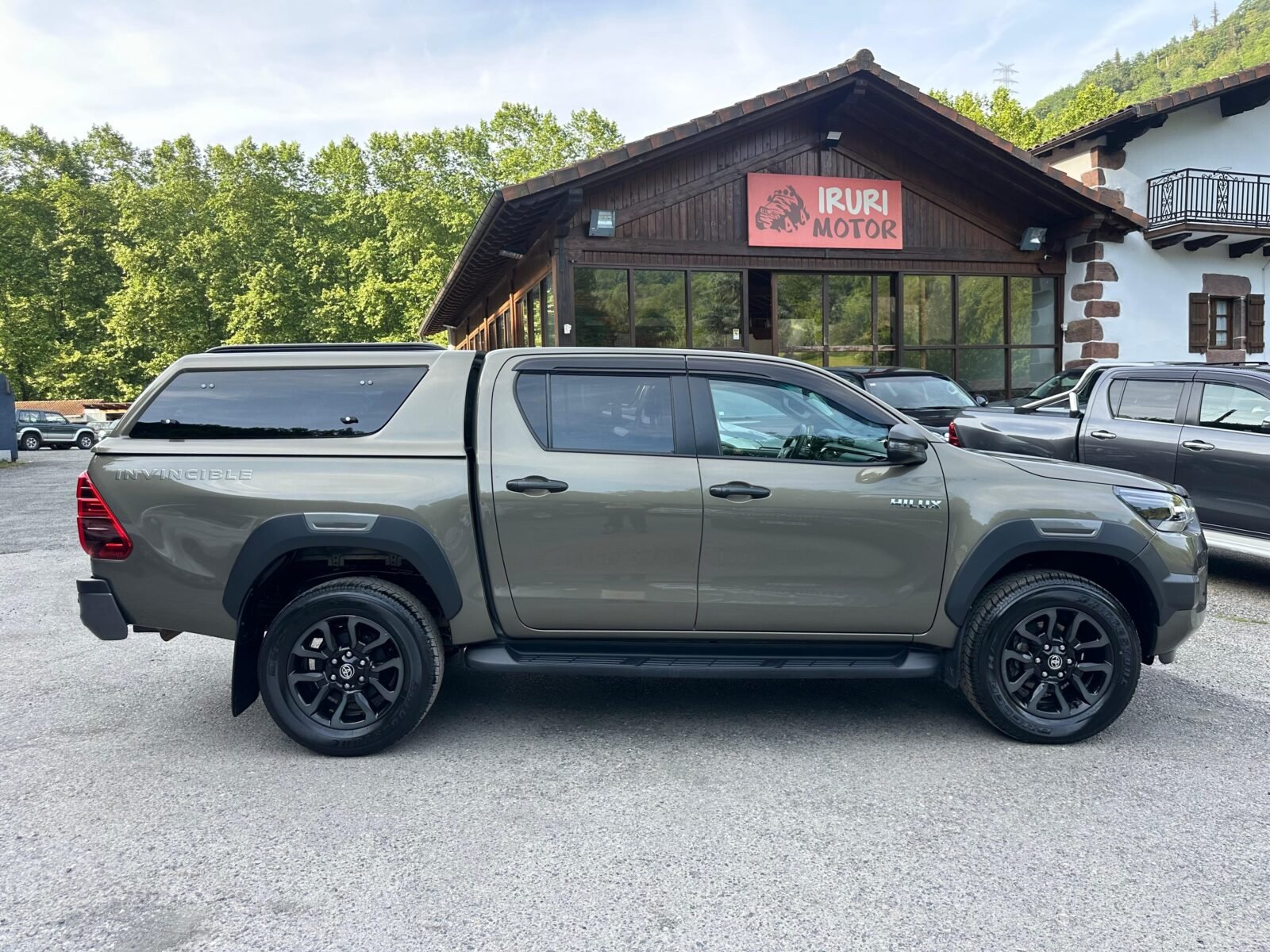 TOYOTA Hilux 2.8 D4D 150kW 204 C. Doble invincible AT