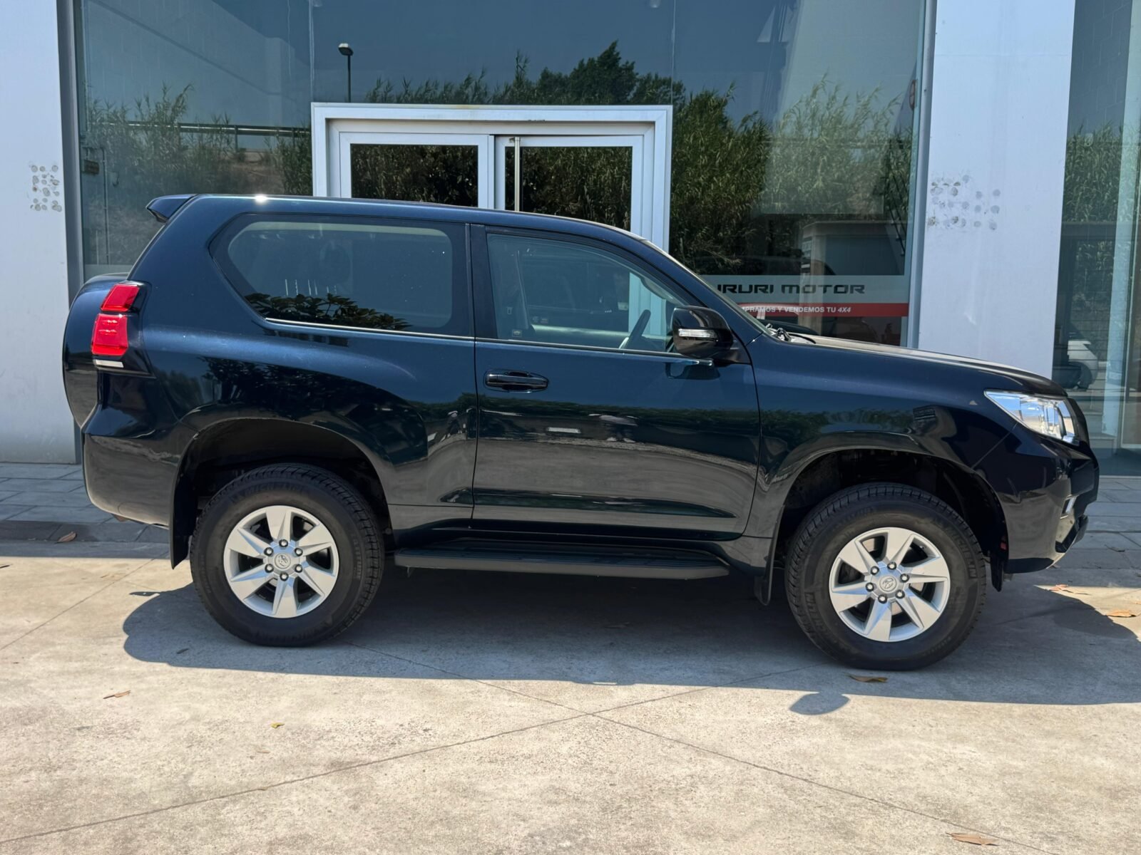 TOYOTA Land Cruiser 2.8 D4D VX AUTO