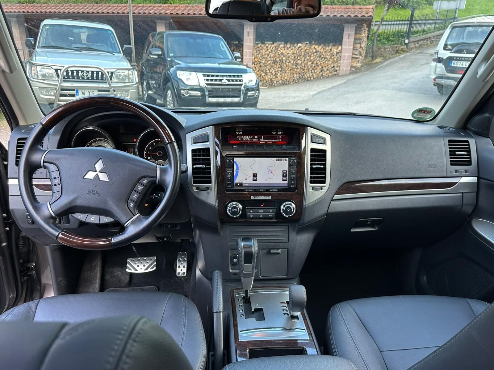MITSUBISHI Montero 3.2 DID Kaiteki Auto