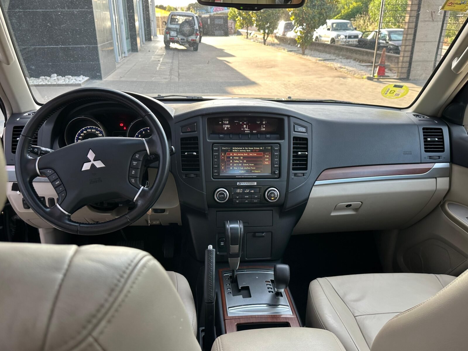 MITSUBISHI Montero 3.2 DID Kaiteki