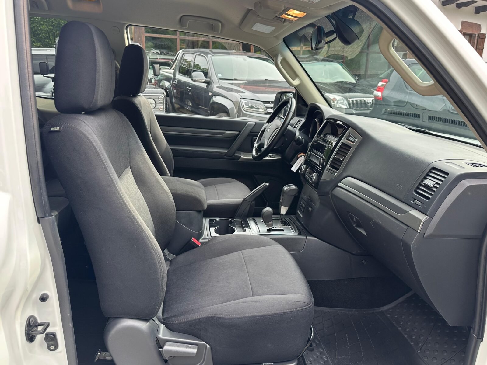 MITSUBISHI Montero 3.2 DID Spirit Auto
