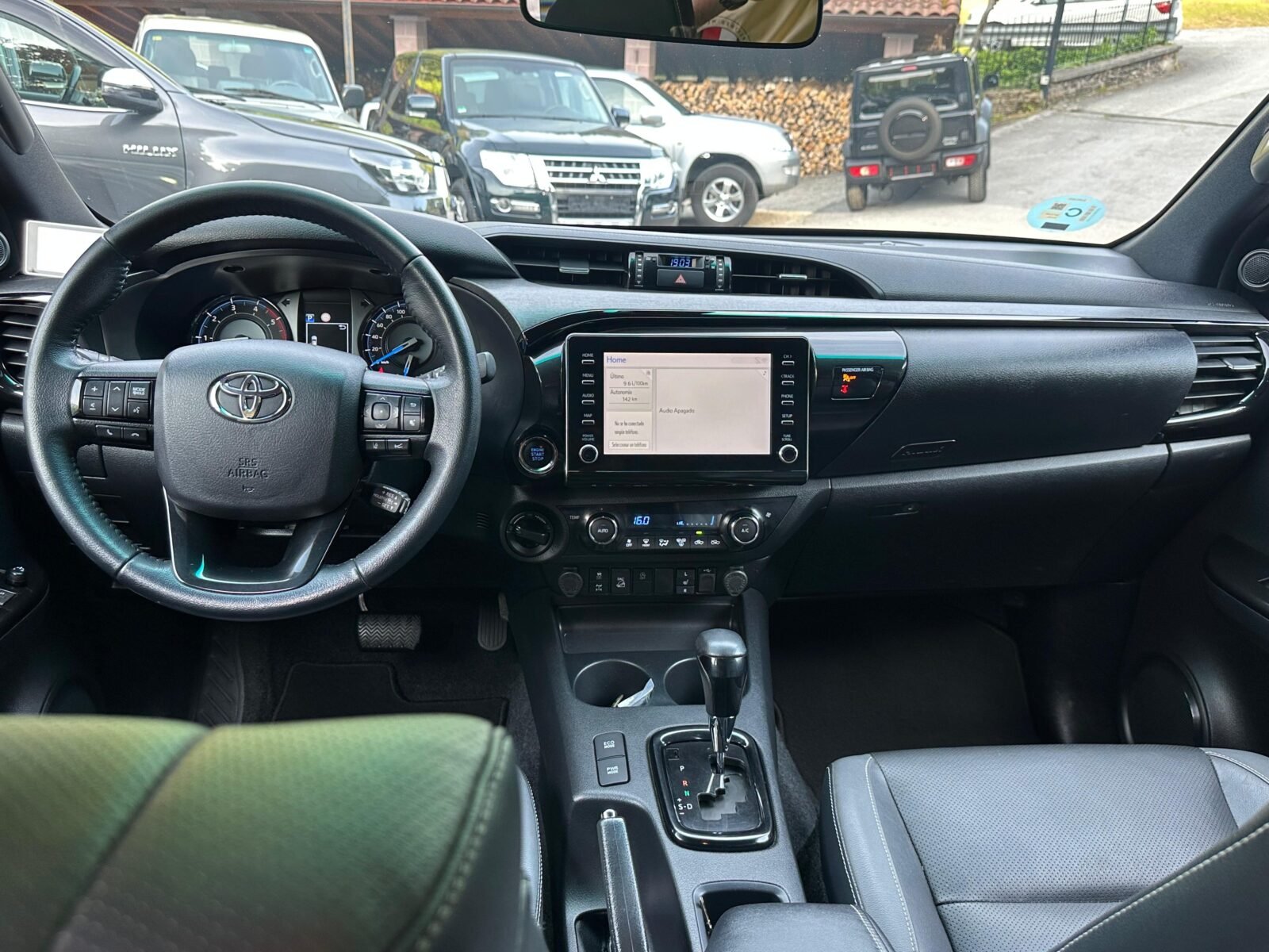 TOYOTA Hilux 2.8 D4D 150kW 204 C. Doble invincible AT