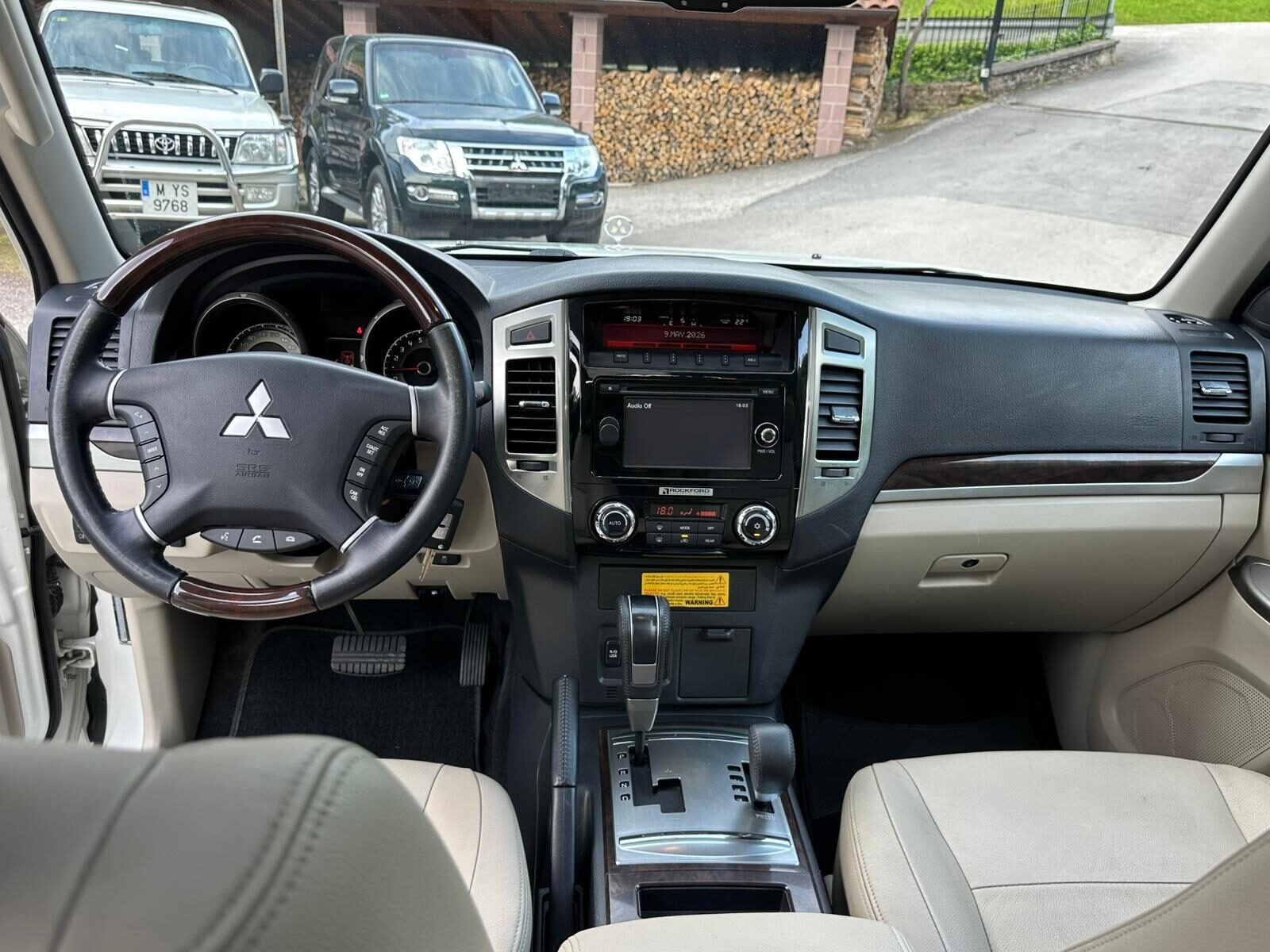 MITSUBISHI Pajero 3.8 V6 Kaiteki