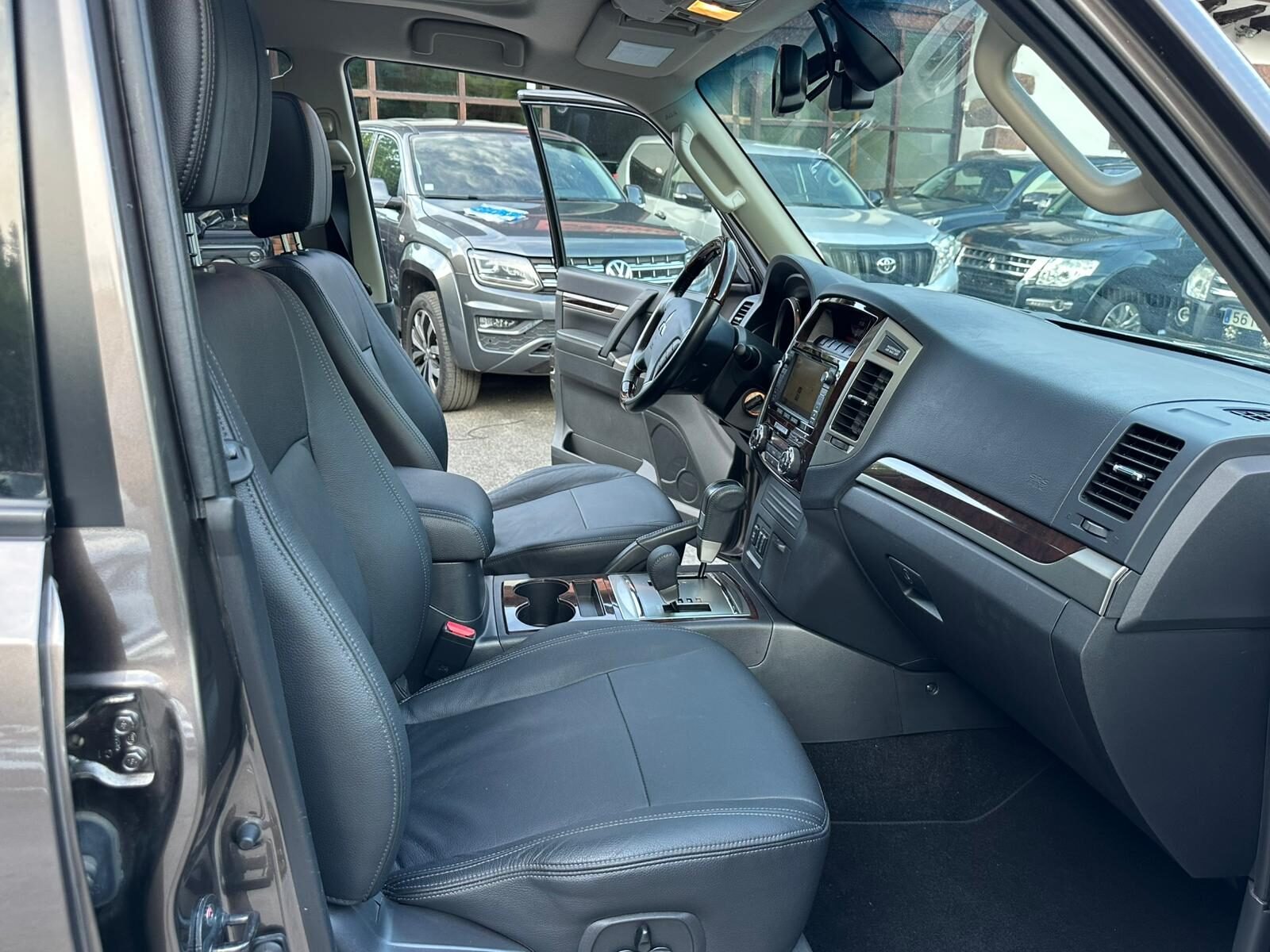 MITSUBISHI Montero 3.2 DID Kaiteki Auto