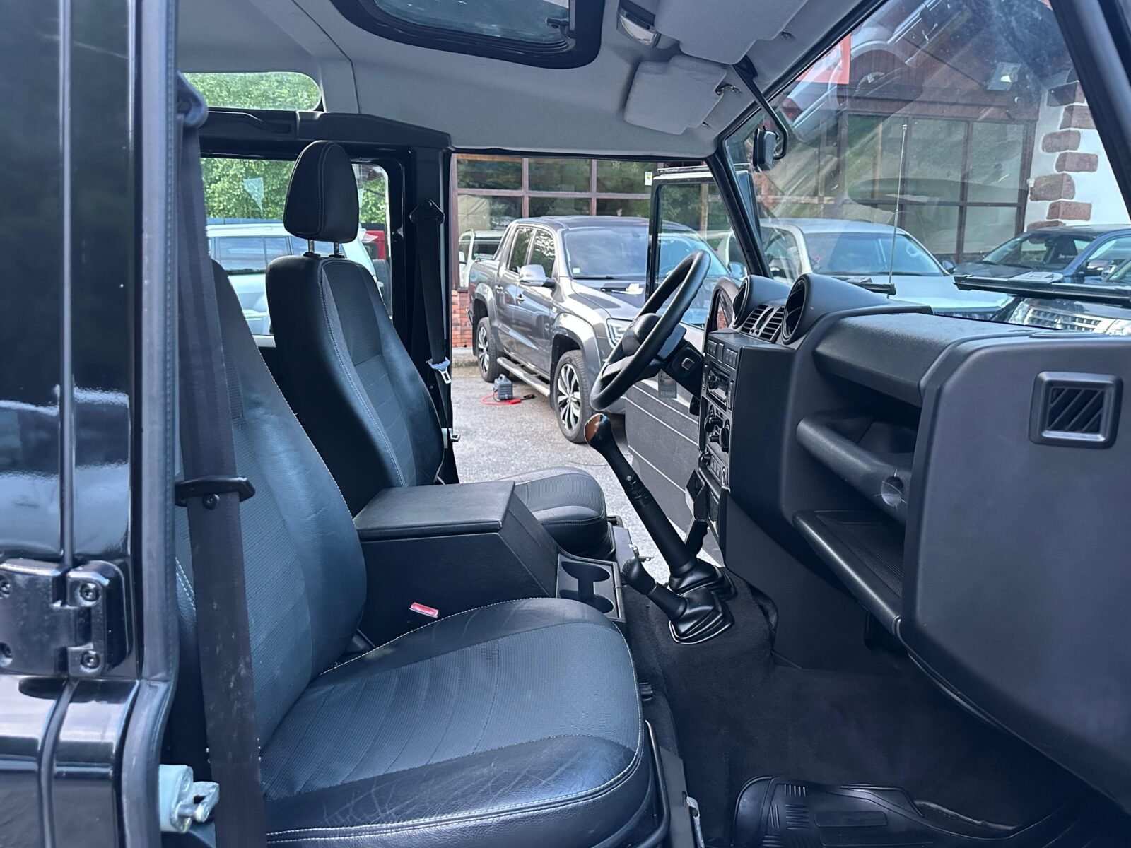LAND-ROVER Defender 110 SW SE