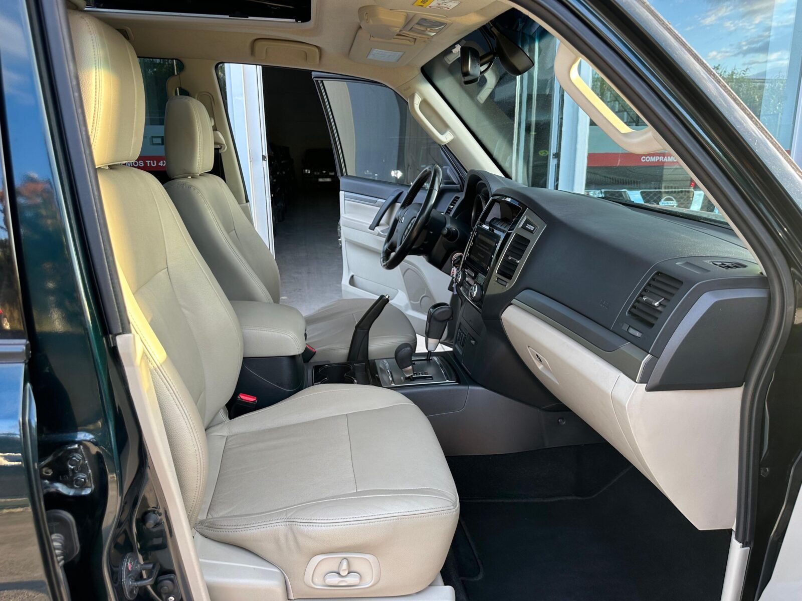MITSUBISHI Montero 3.2 DID Kaiteki Auto