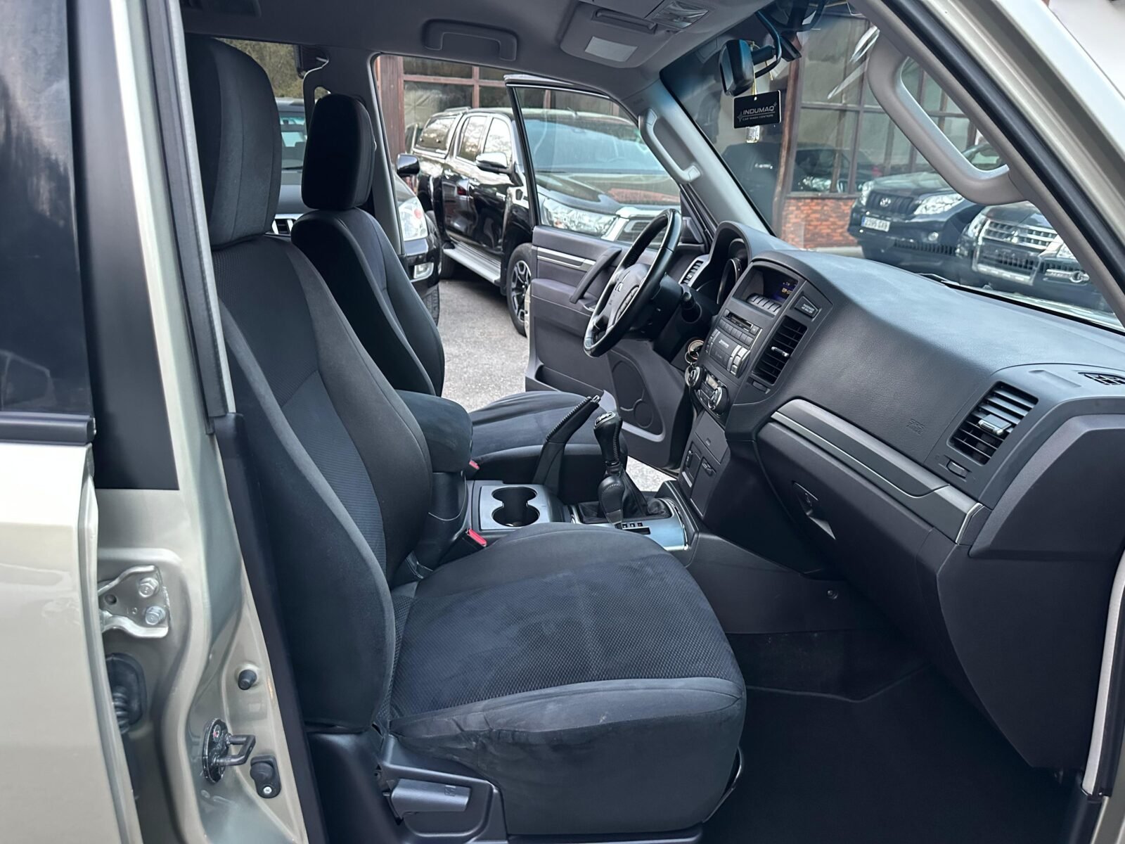 MITSUBISHI Montero 3.2 DID Intense