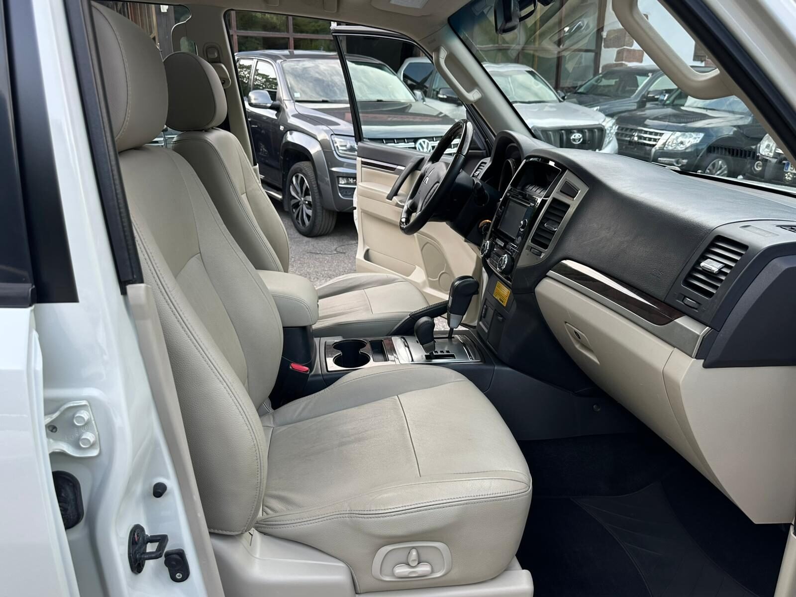 MITSUBISHI Pajero 3.8 V6 Kaiteki