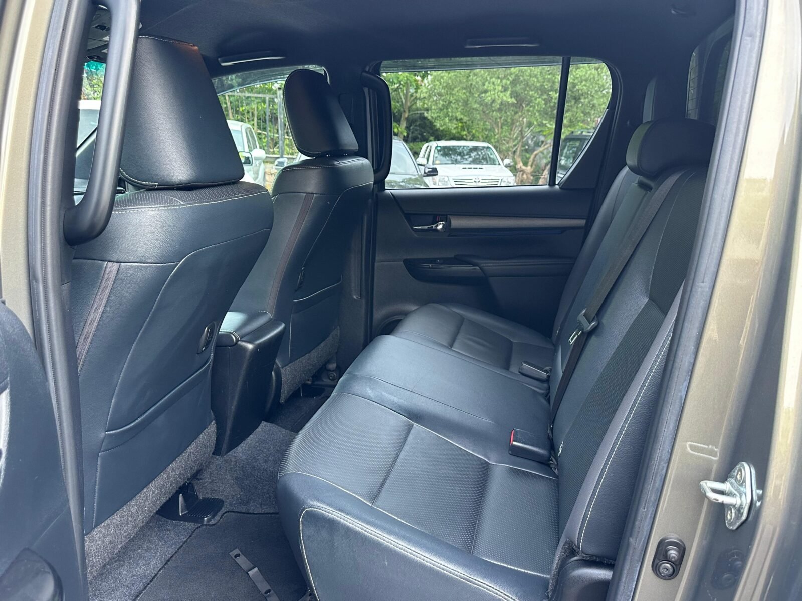 TOYOTA Hilux 2.8 D4D 150kW 204 C. Doble invincible AT