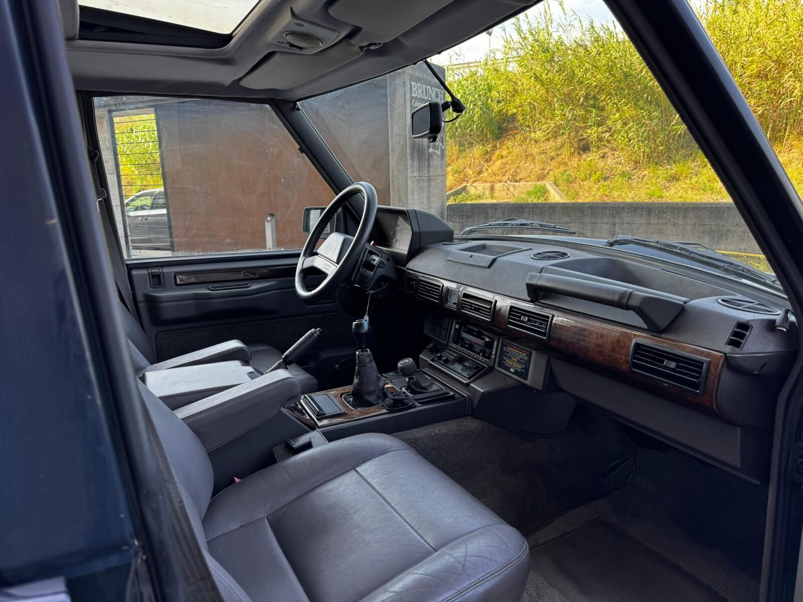 LAND-ROVER Range Rover 3.9 VOGUE SE Beluga Black