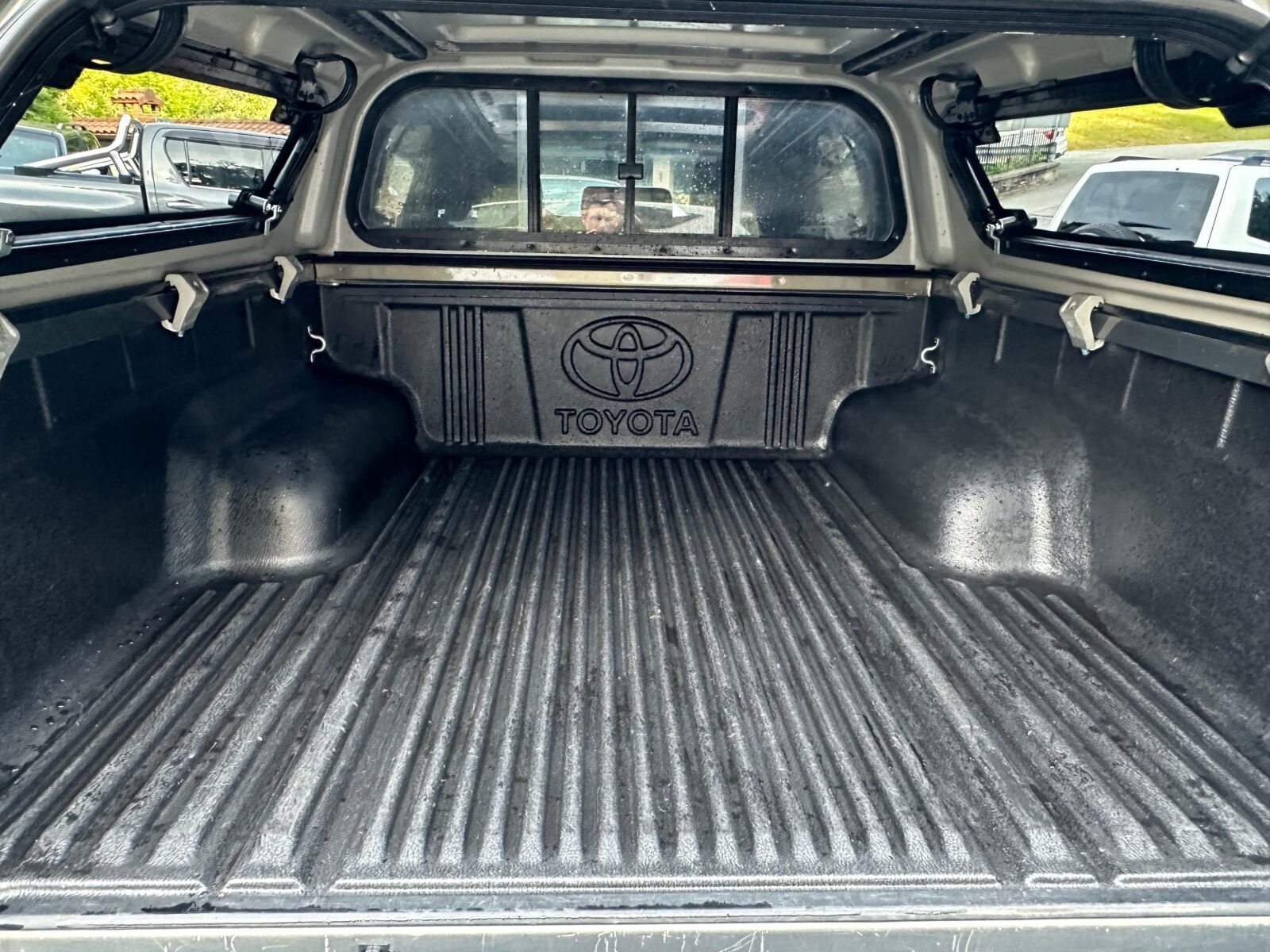 TOYOTA Hilux 2.8 D4D 150kW 204 C. Doble invincible AT