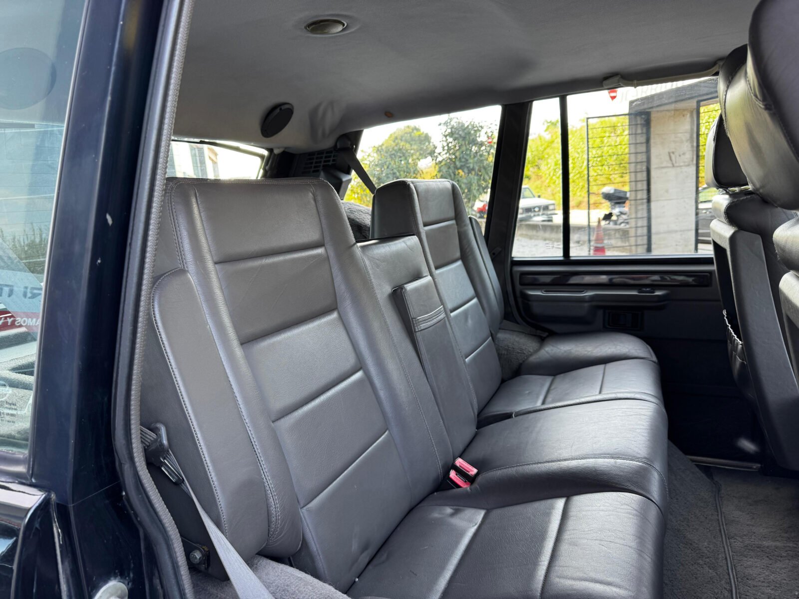 LAND-ROVER Range Rover 3.9 VOGUE SE Beluga Black