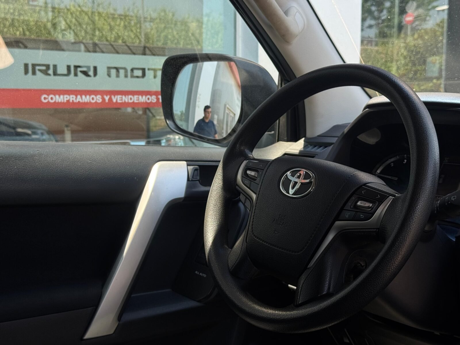 TOYOTA Land Cruiser 2.8 D4D VX AUTO