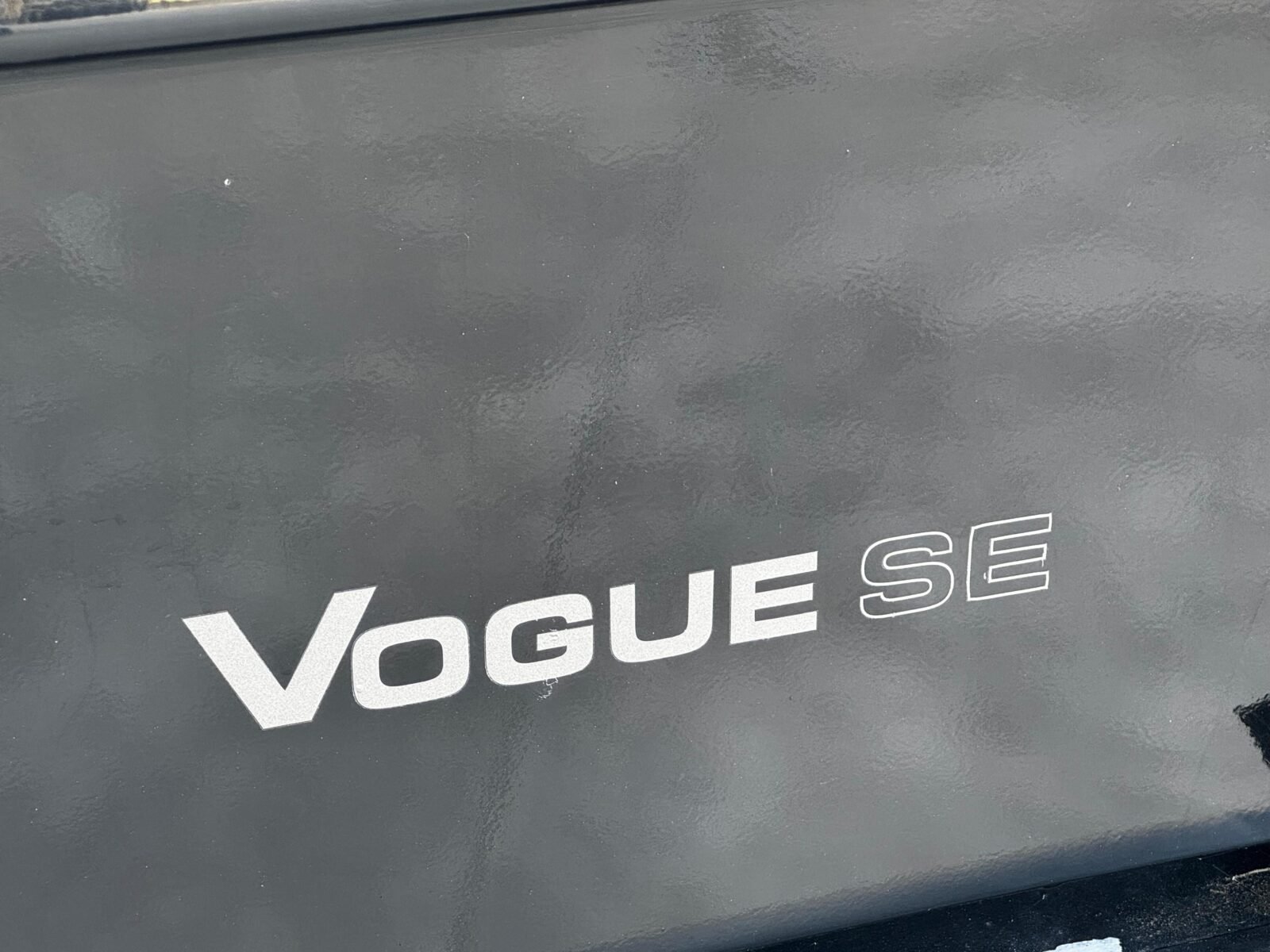 LAND-ROVER Range Rover 3.9 VOGUE SE Beluga Black