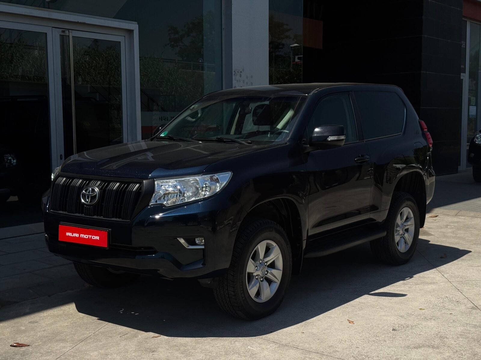 TOYOTA Land Cruiser 2.8 D4D VX AUTO