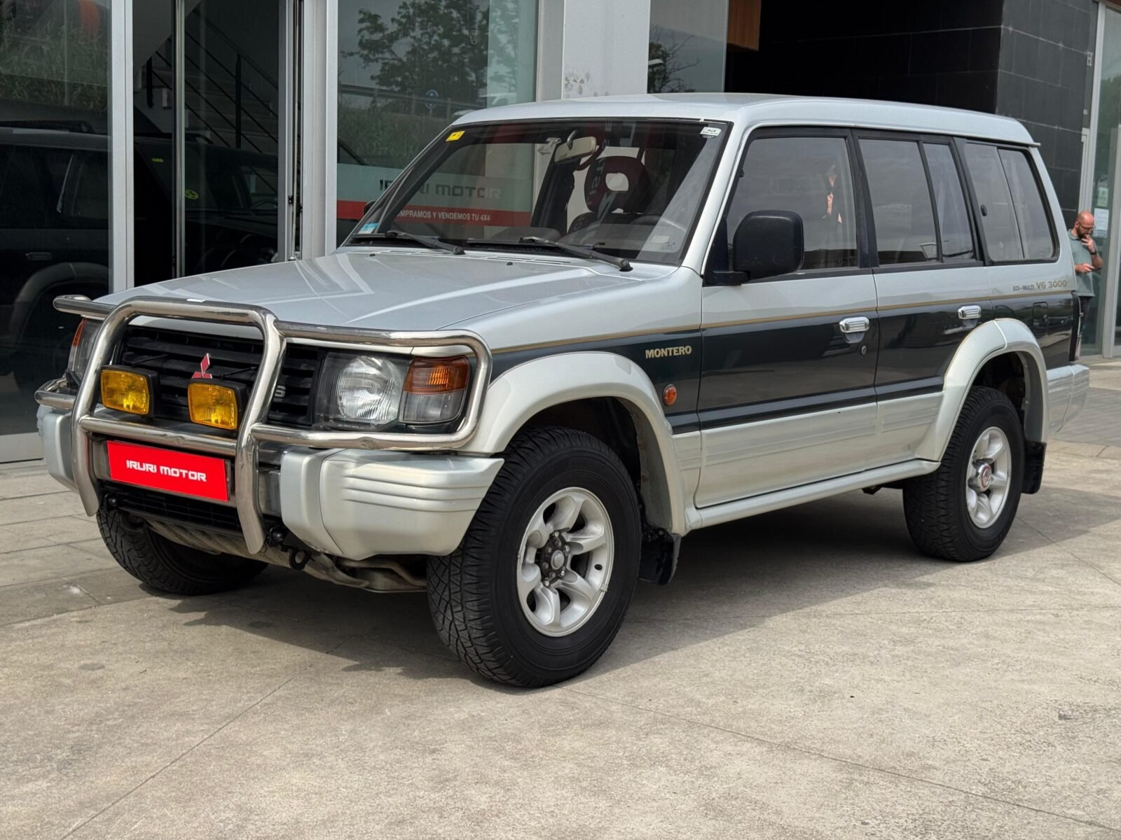 MITSUBISHI Montero LARGO 3.0V6 GLS LUJO