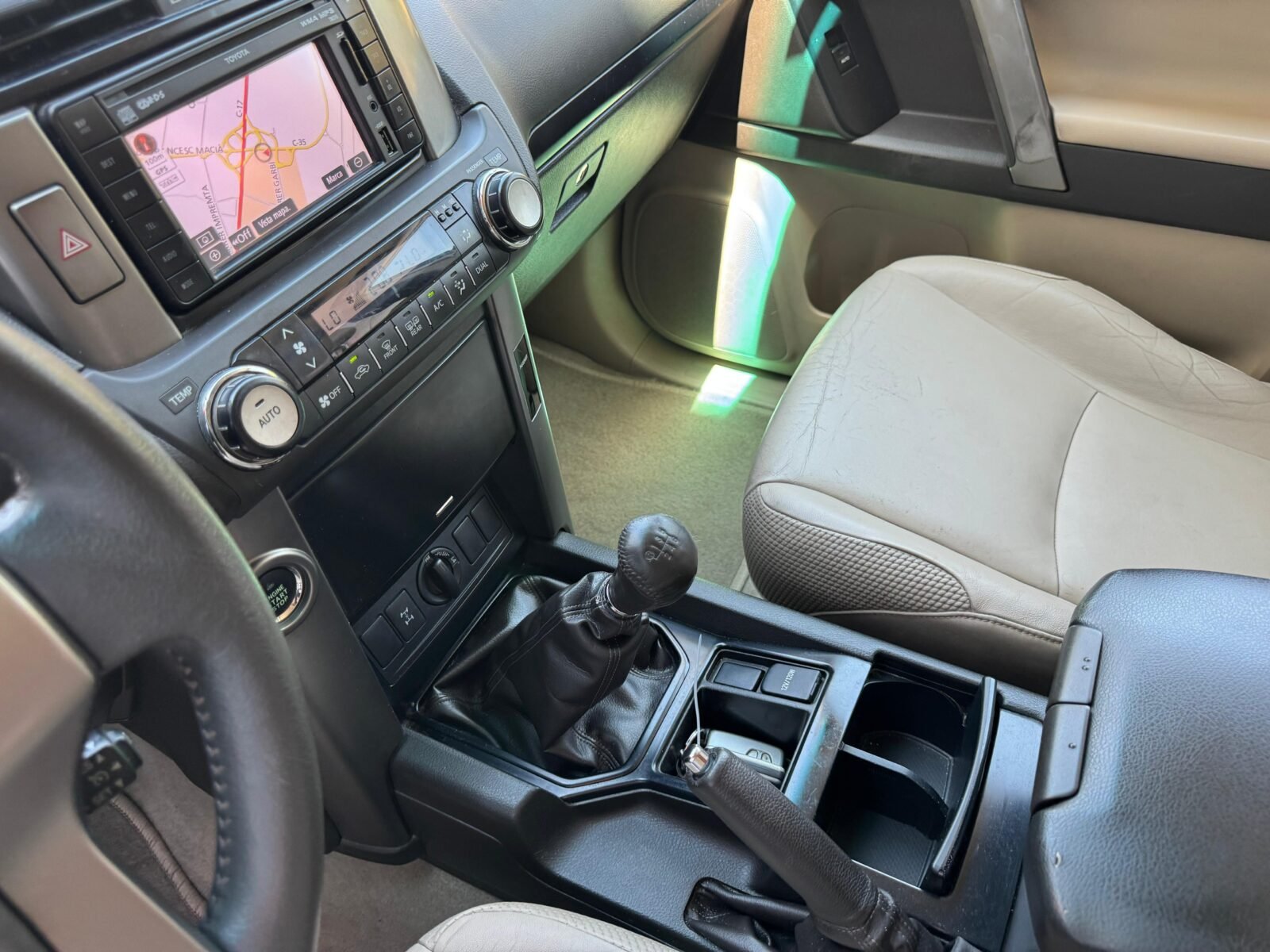 TOYOTA Land Cruiser 3.0 D4D VX 7 plazas