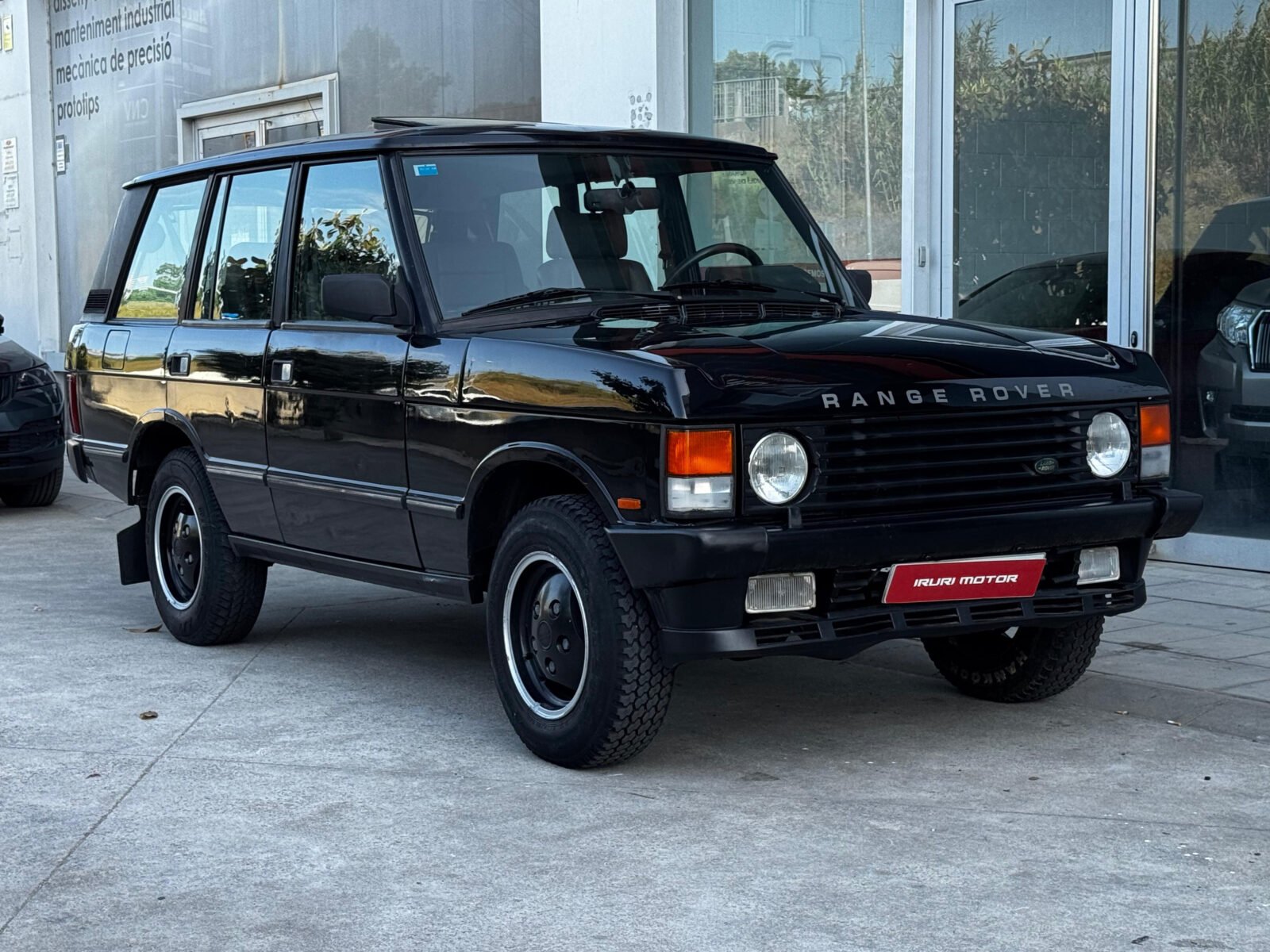 LAND-ROVER Range Rover 3.9 VOGUE SE Beluga Black