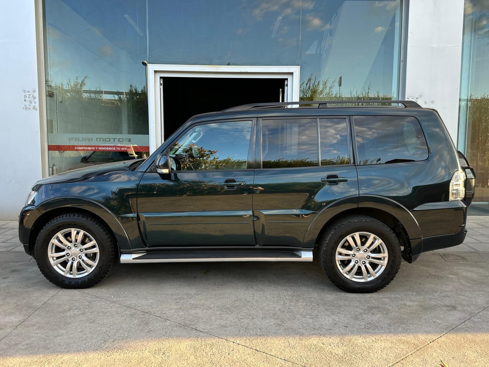MITSUBISHI Montero 3.2 DID Kaiteki Auto