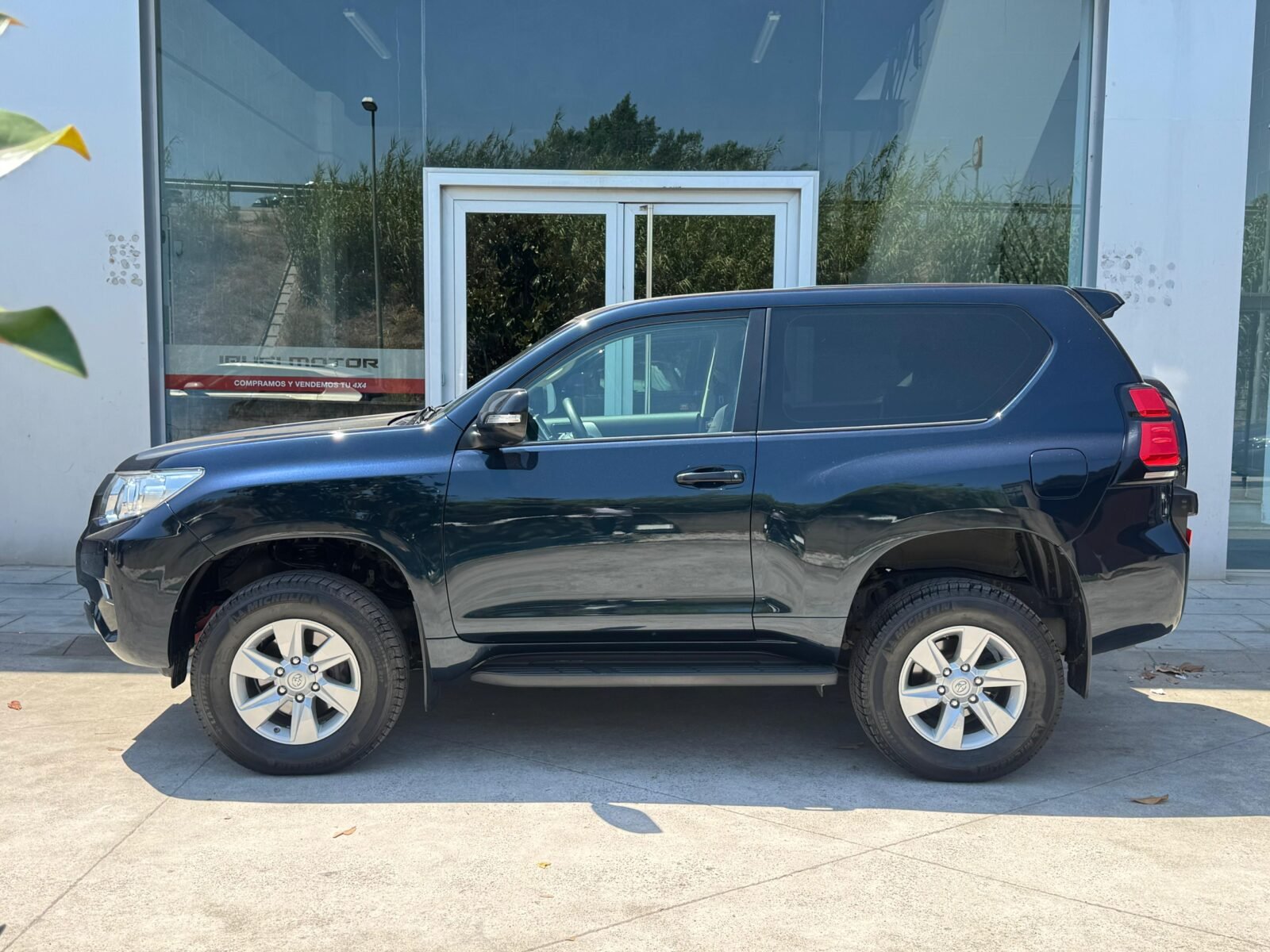 TOYOTA Land Cruiser 2.8 D4D VX AUTO