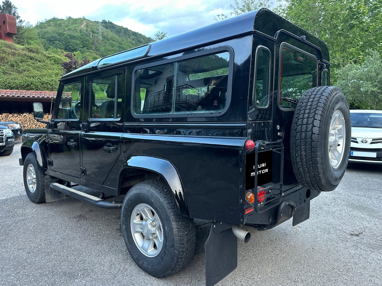 LAND-ROVER Defender 110 SW SE