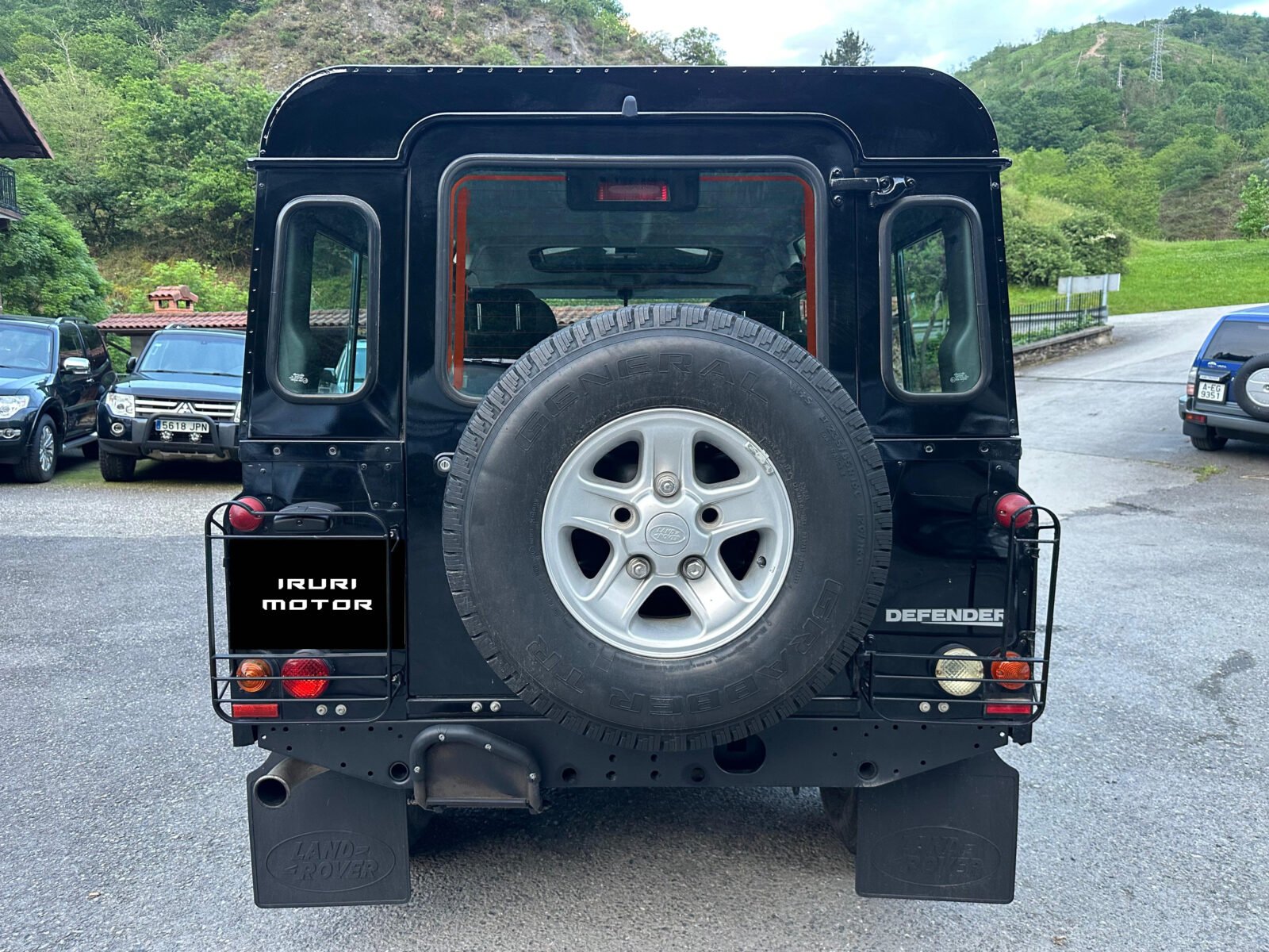 LAND-ROVER Defender 110 SW SE