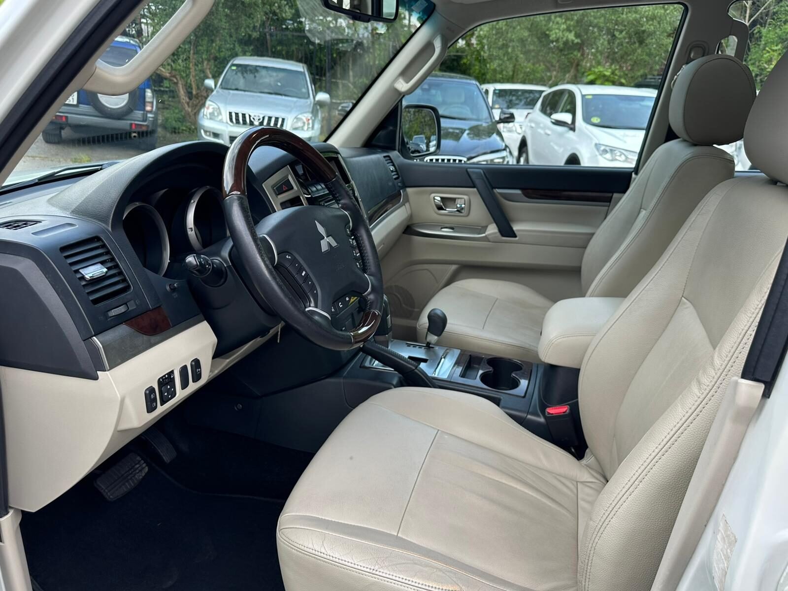 MITSUBISHI Pajero 3.8 V6 Kaiteki