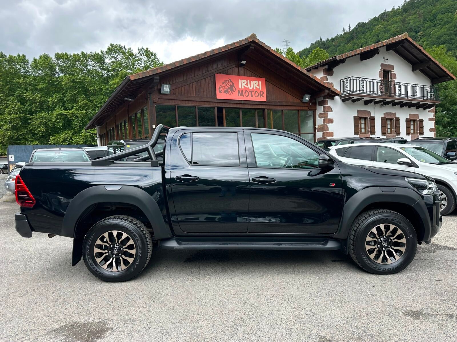 TOYOTA Hilux 2.8 D4D 204CV C.Dobl GR Sport AT HVO100