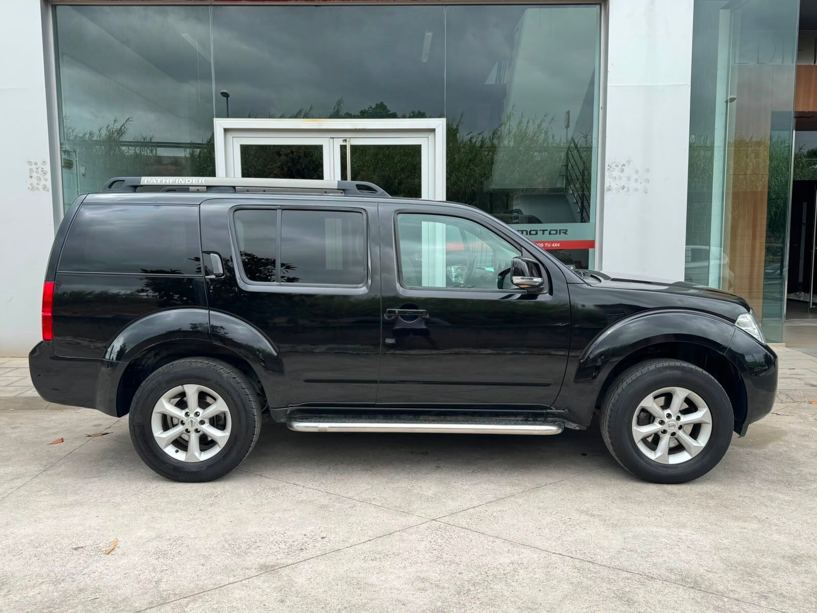 NISSAN Pathfinder 2.5 dCi 171CV SE Auto 7 plazas